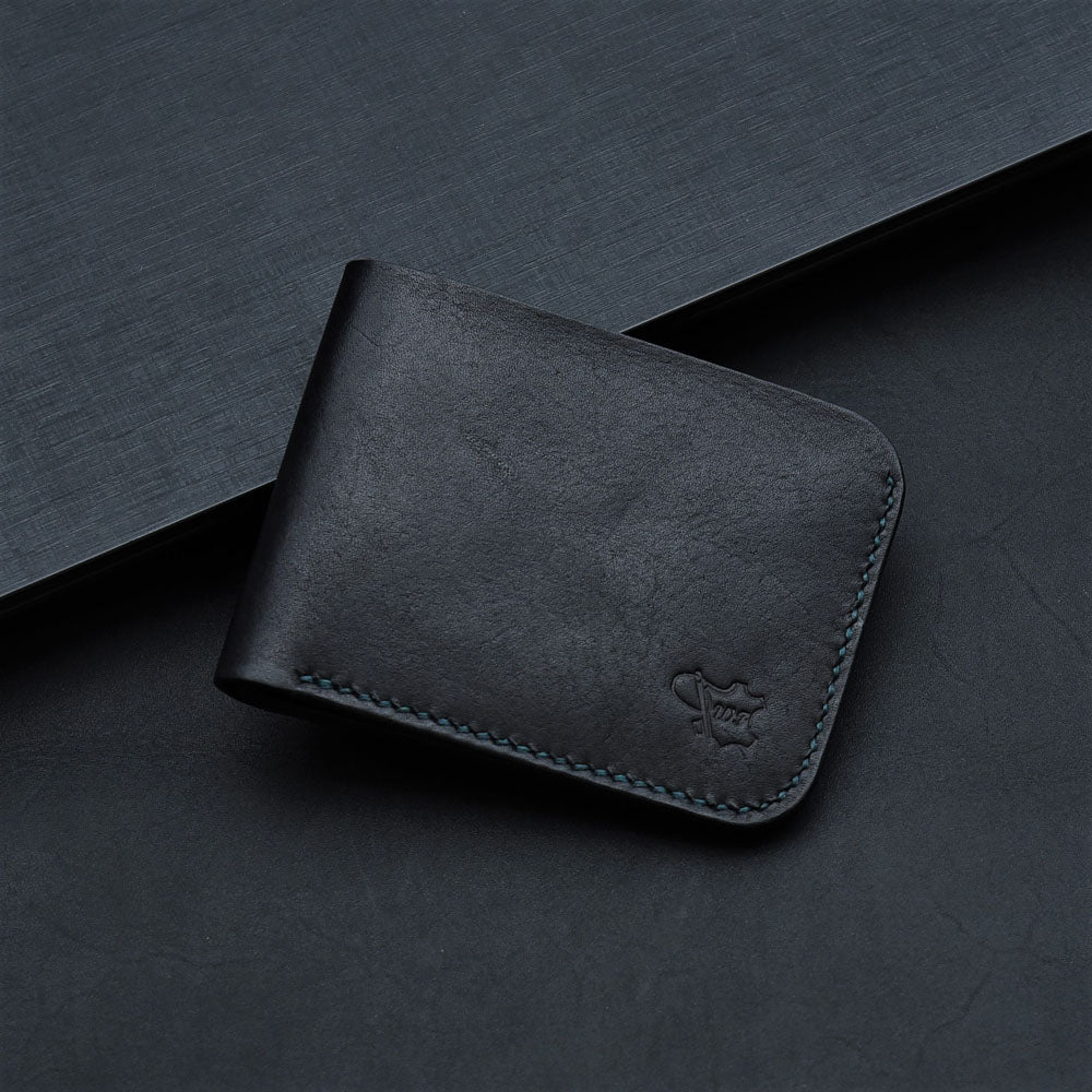 Durable minimalist leather wallet
