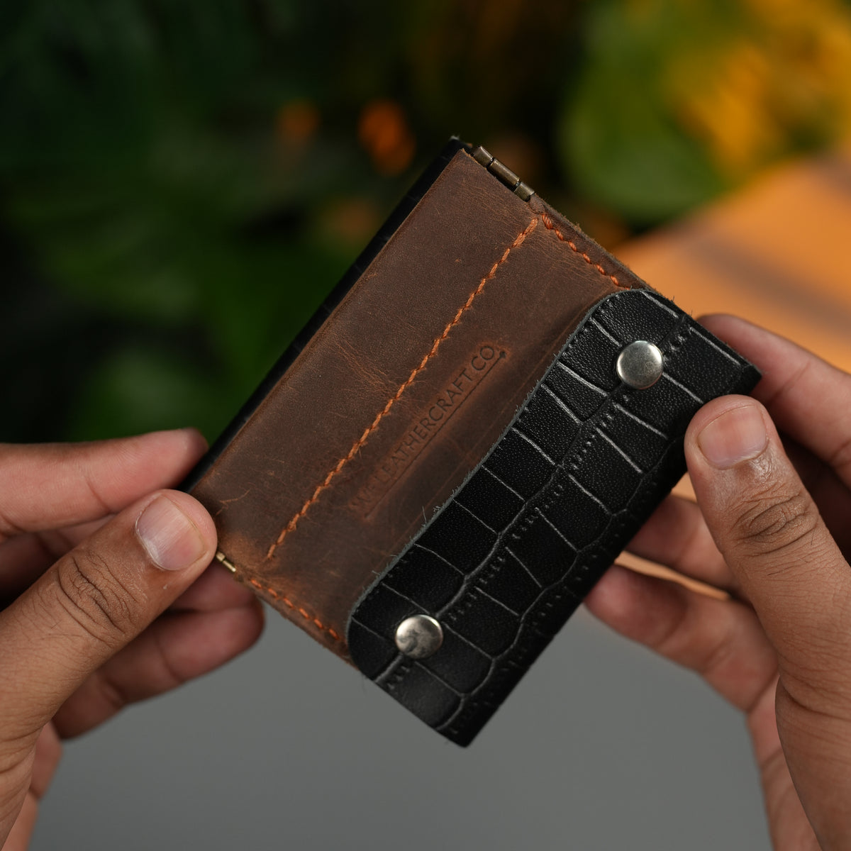 No.122 Bifold Leather Wallet | Full-Grain Pull-Up Leather