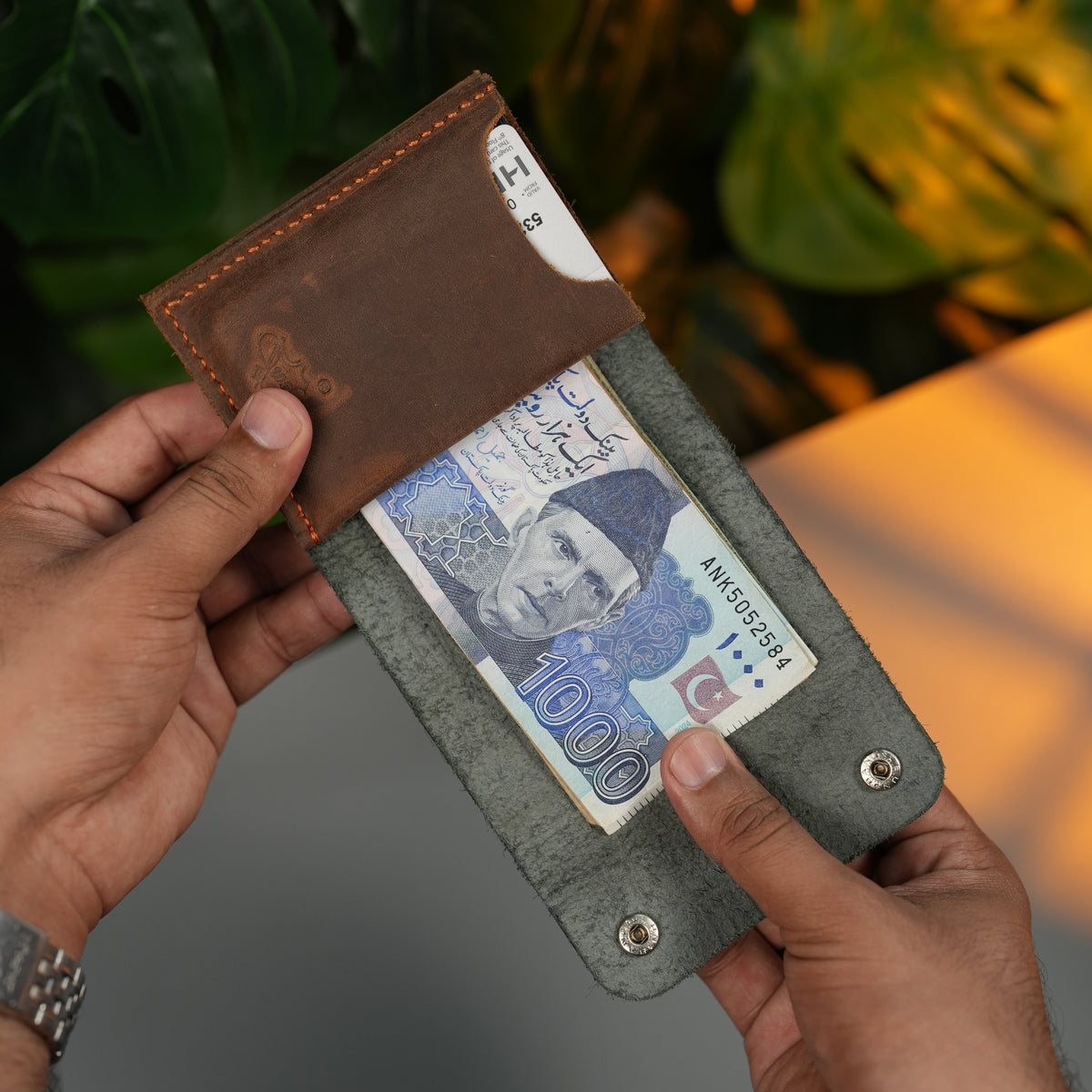 No.122 Bifold Leather Wallet | Full-Grain Pull-Up Leather