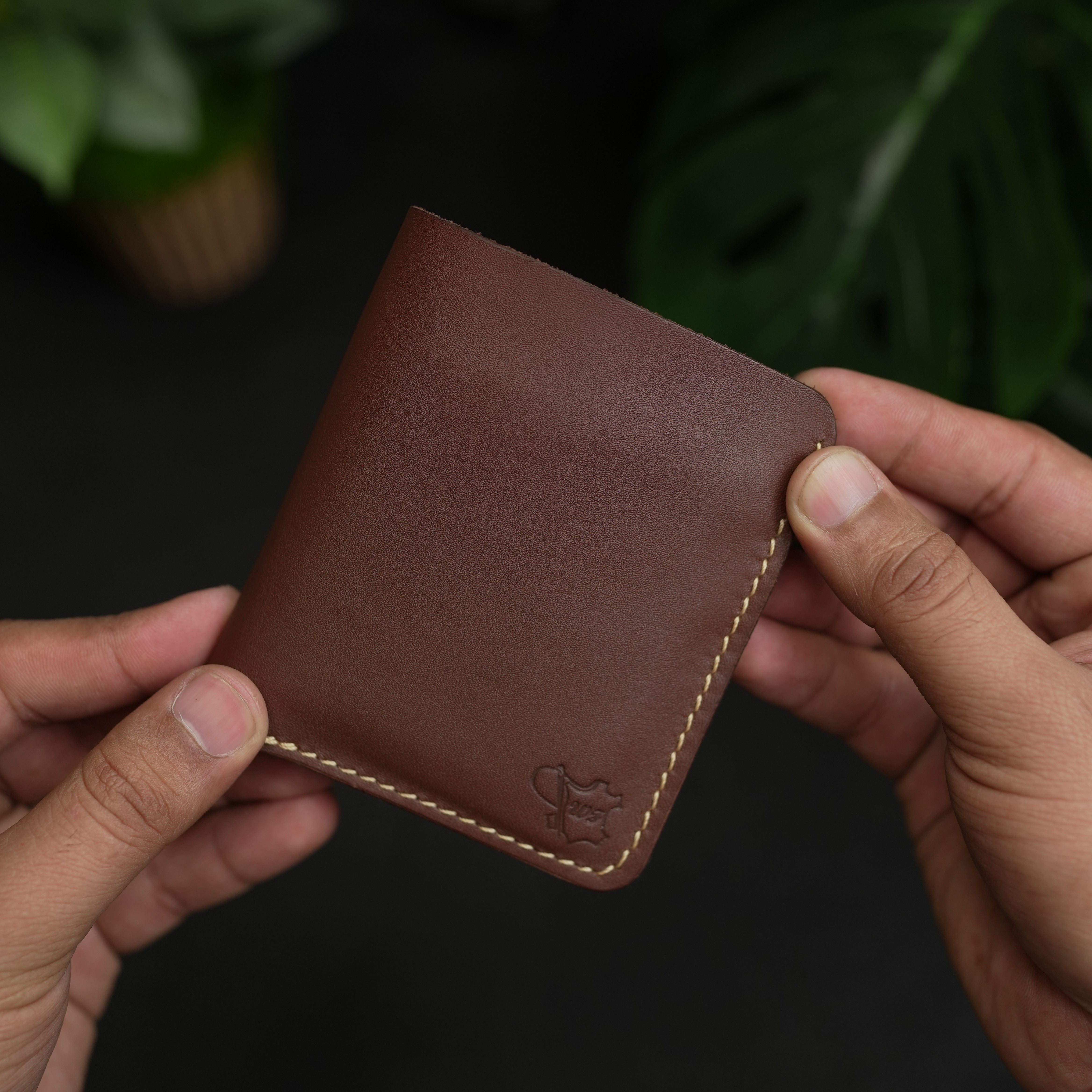 No. 86 vertical bifold wallet brown vegtan leather