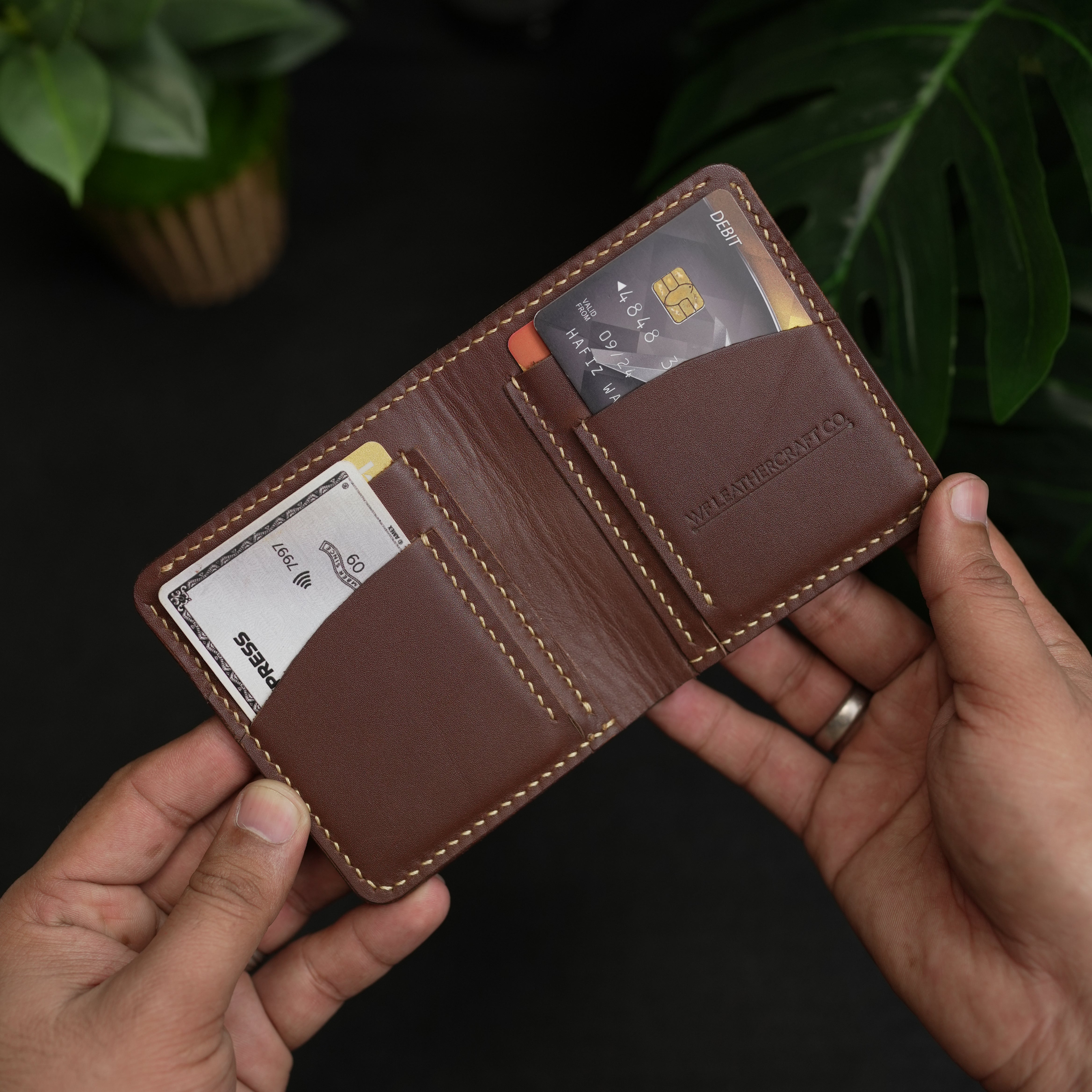 No. 86 vertical bifold wallet brown vegtan leather