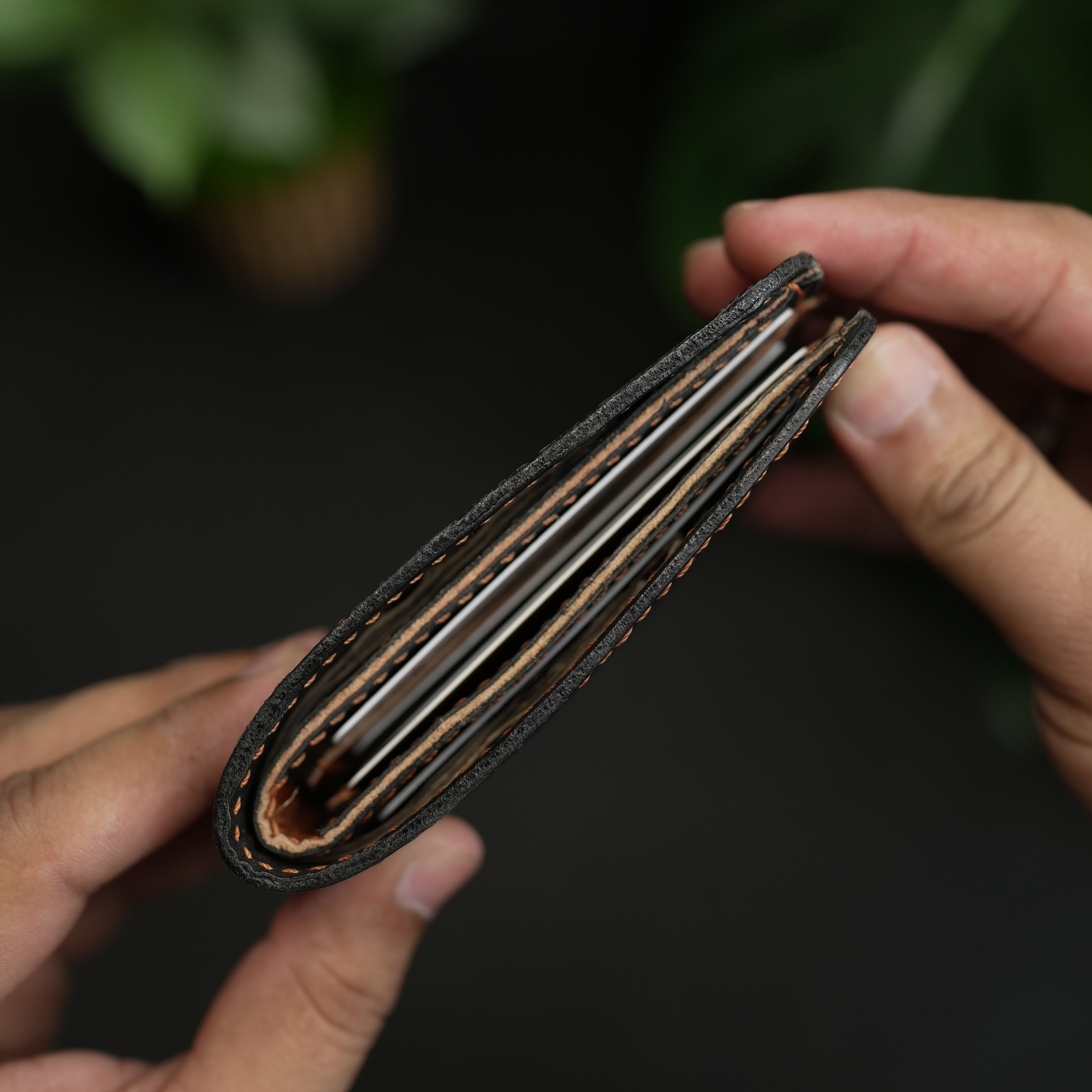 No. 81 classic full stitched bifold wallet Black & Tan pullup