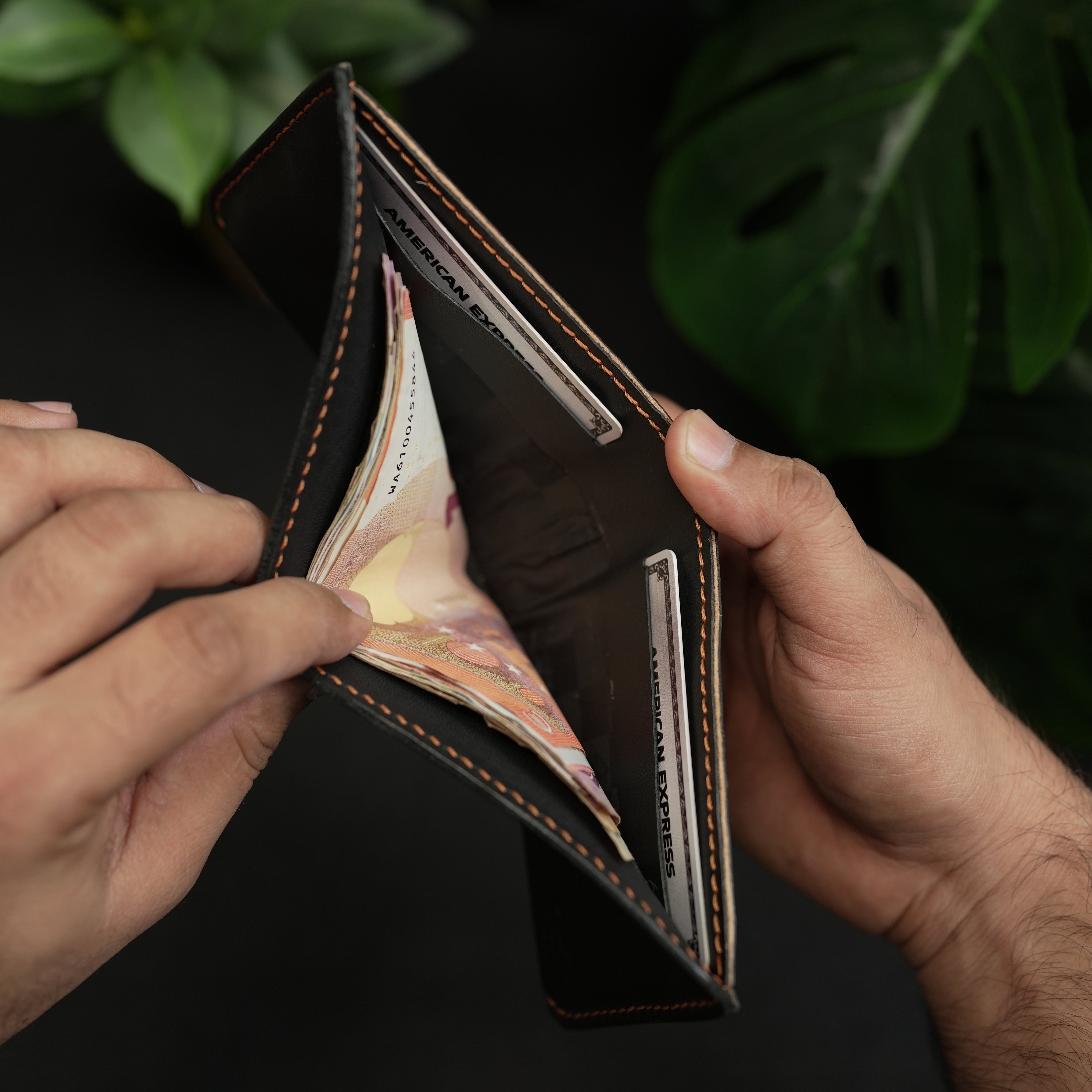 No. 81 classic full stitched bifold wallet Black & Tan pullup