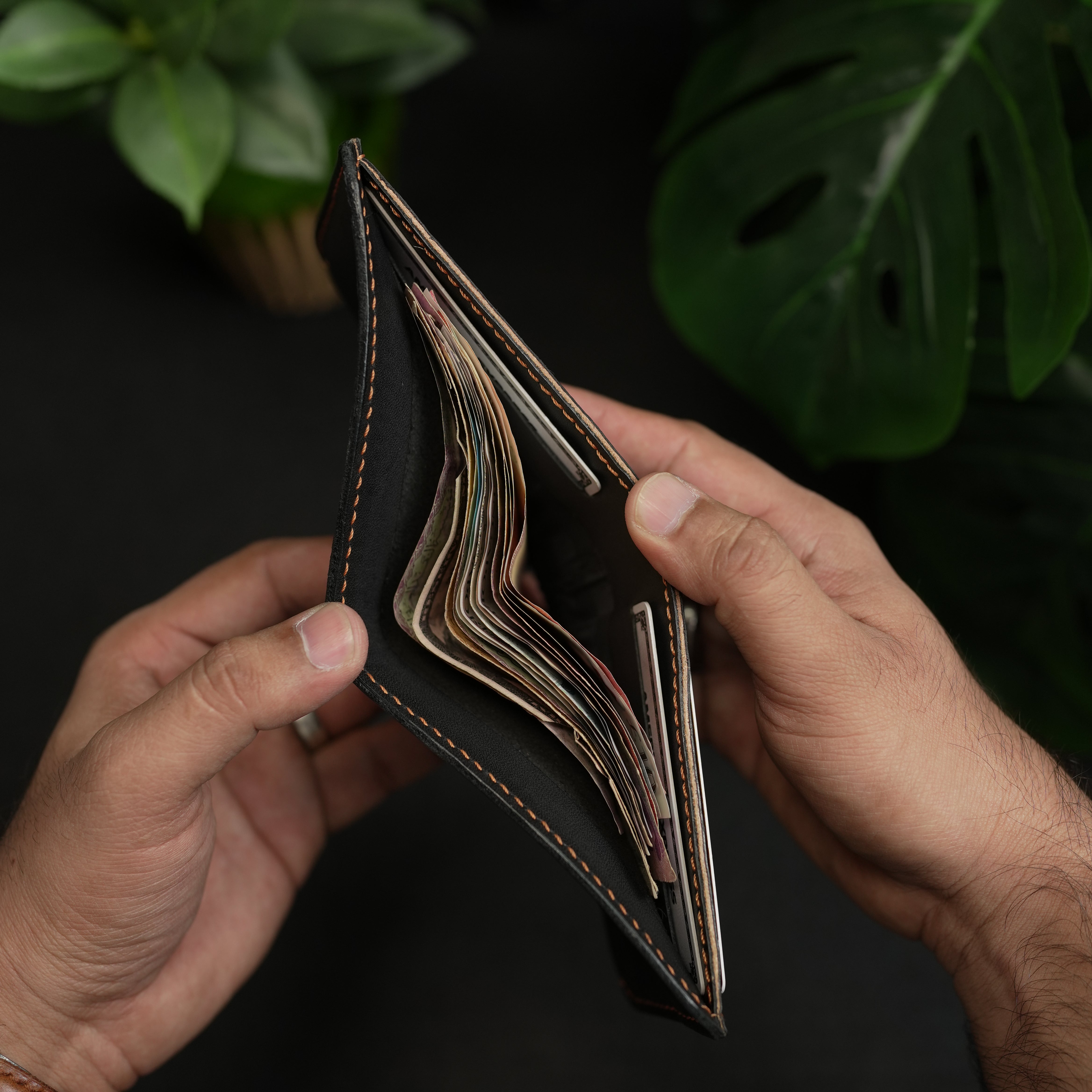 No. 81 classic full stitched bifold wallet Black & Tan pullup