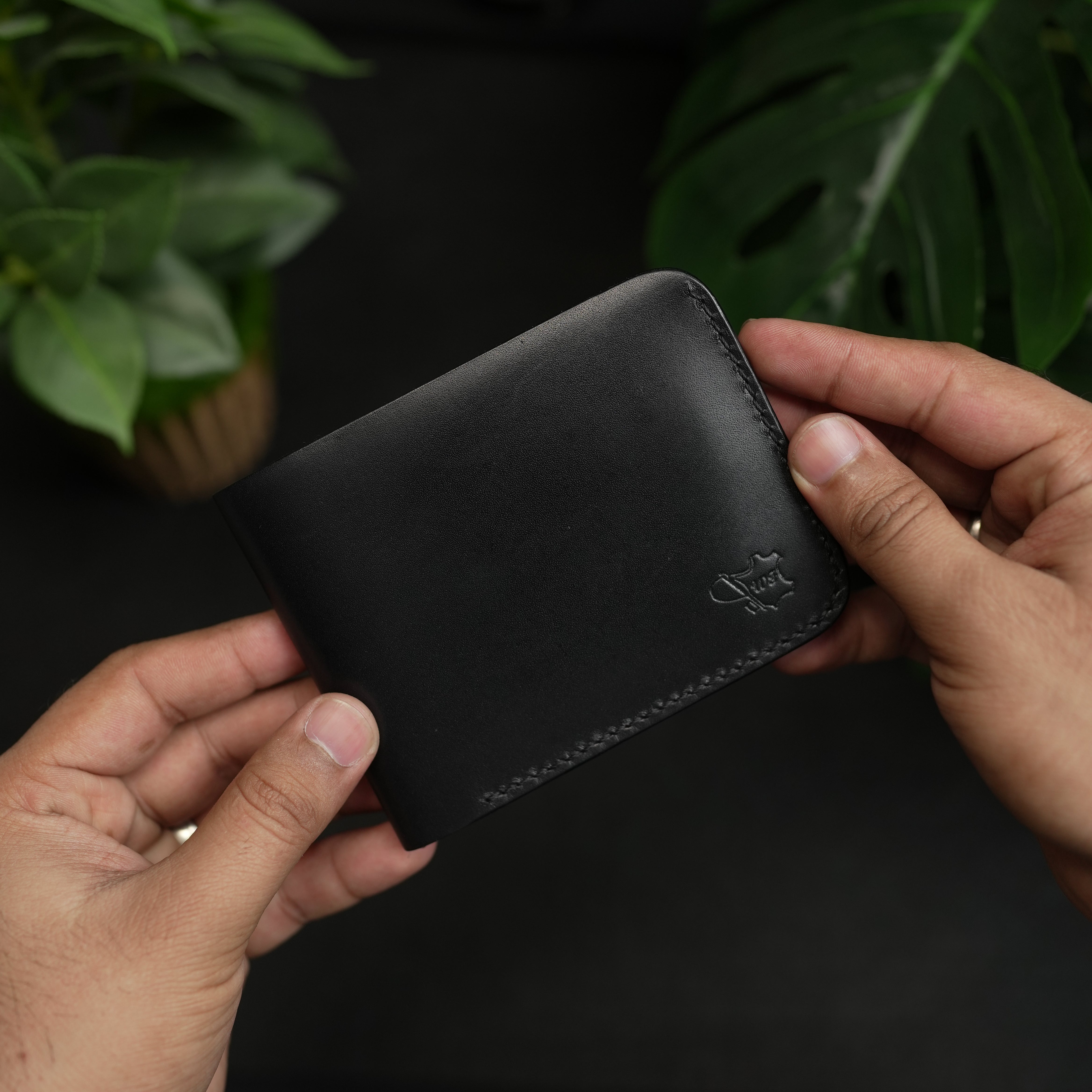 No.55 pro classic bifold Leather wallet Vegtan (Black color)