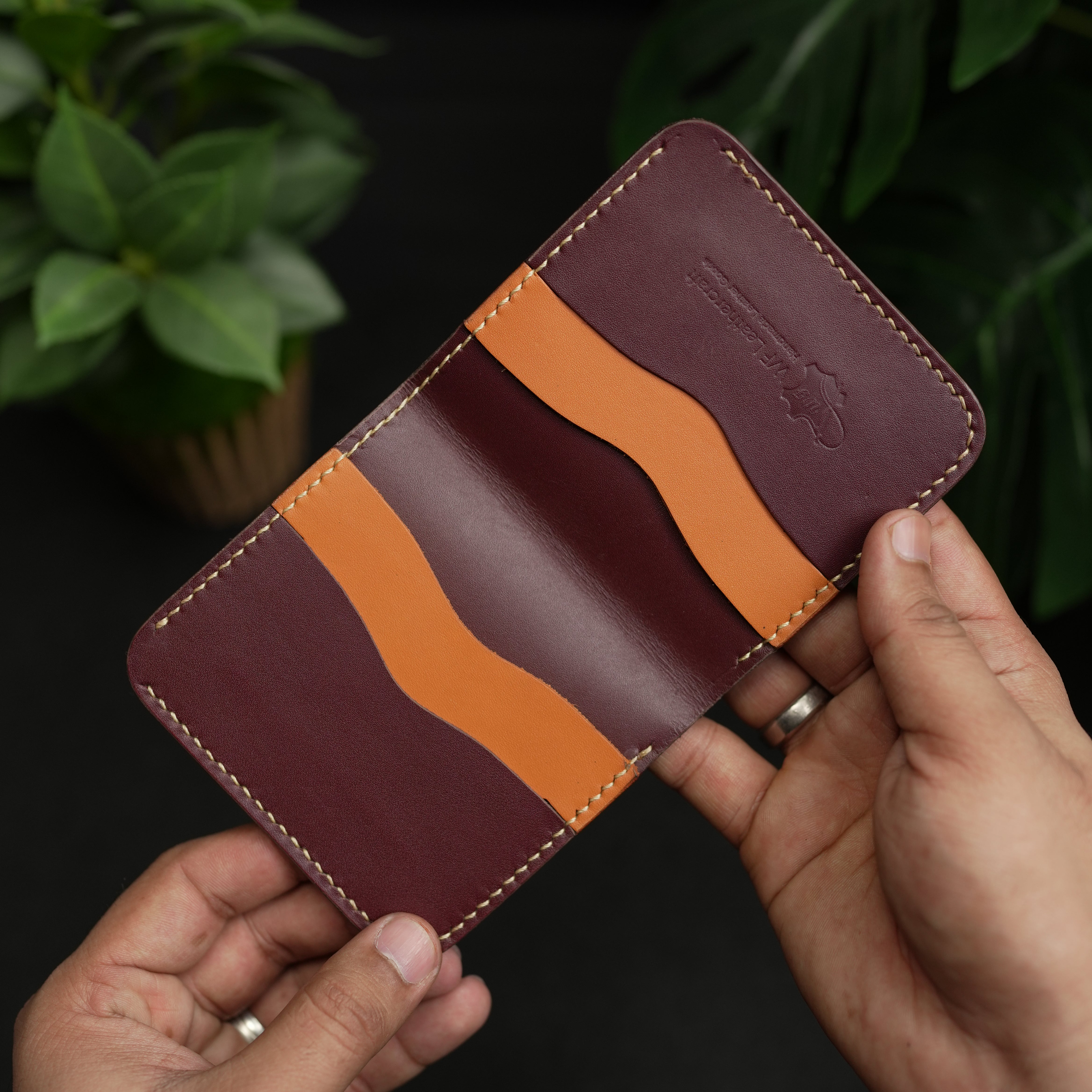 No.88 vertical bifold wallet Burgandy & Tan color