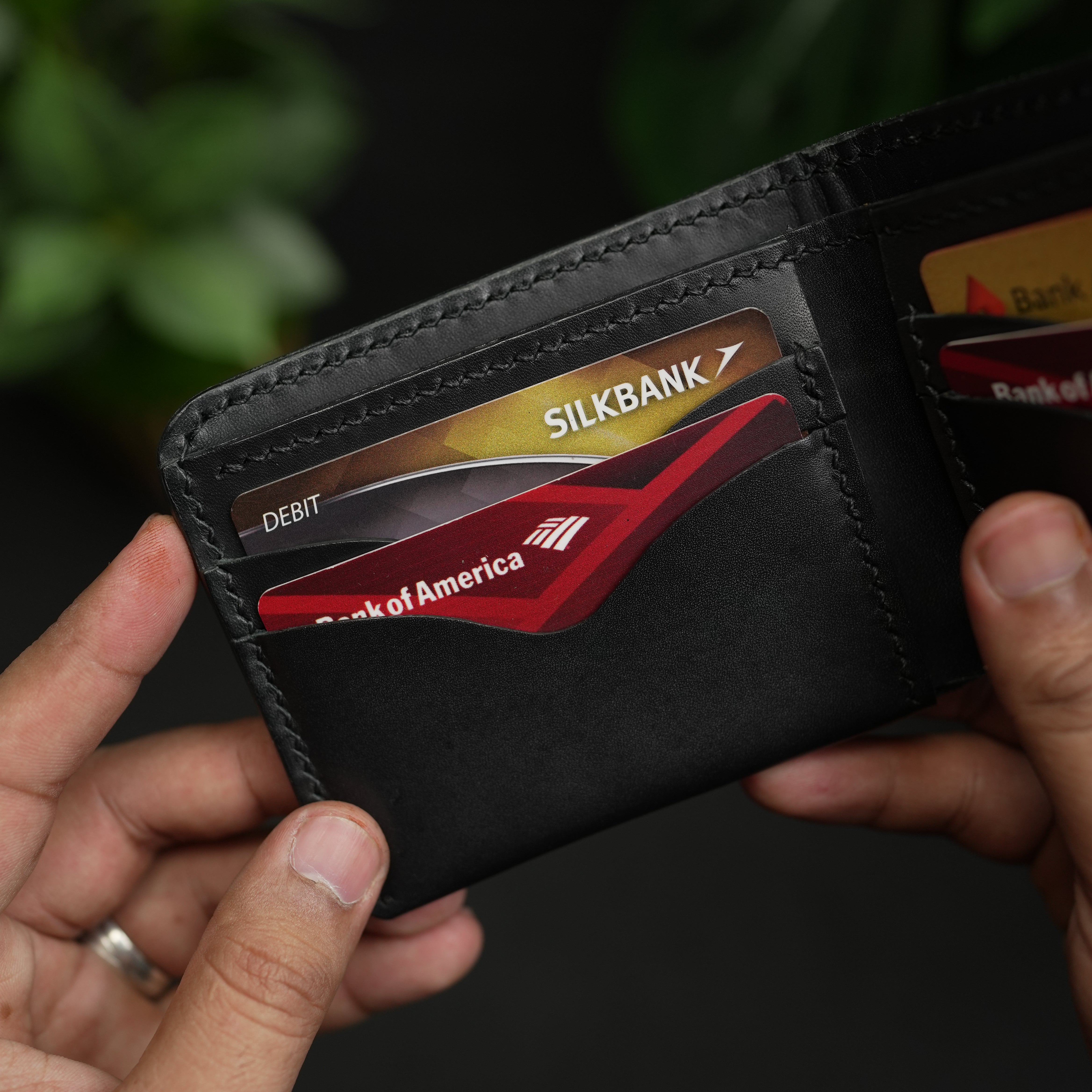 NO.81 Classic Bifold Luxury Leather Wallet – Black