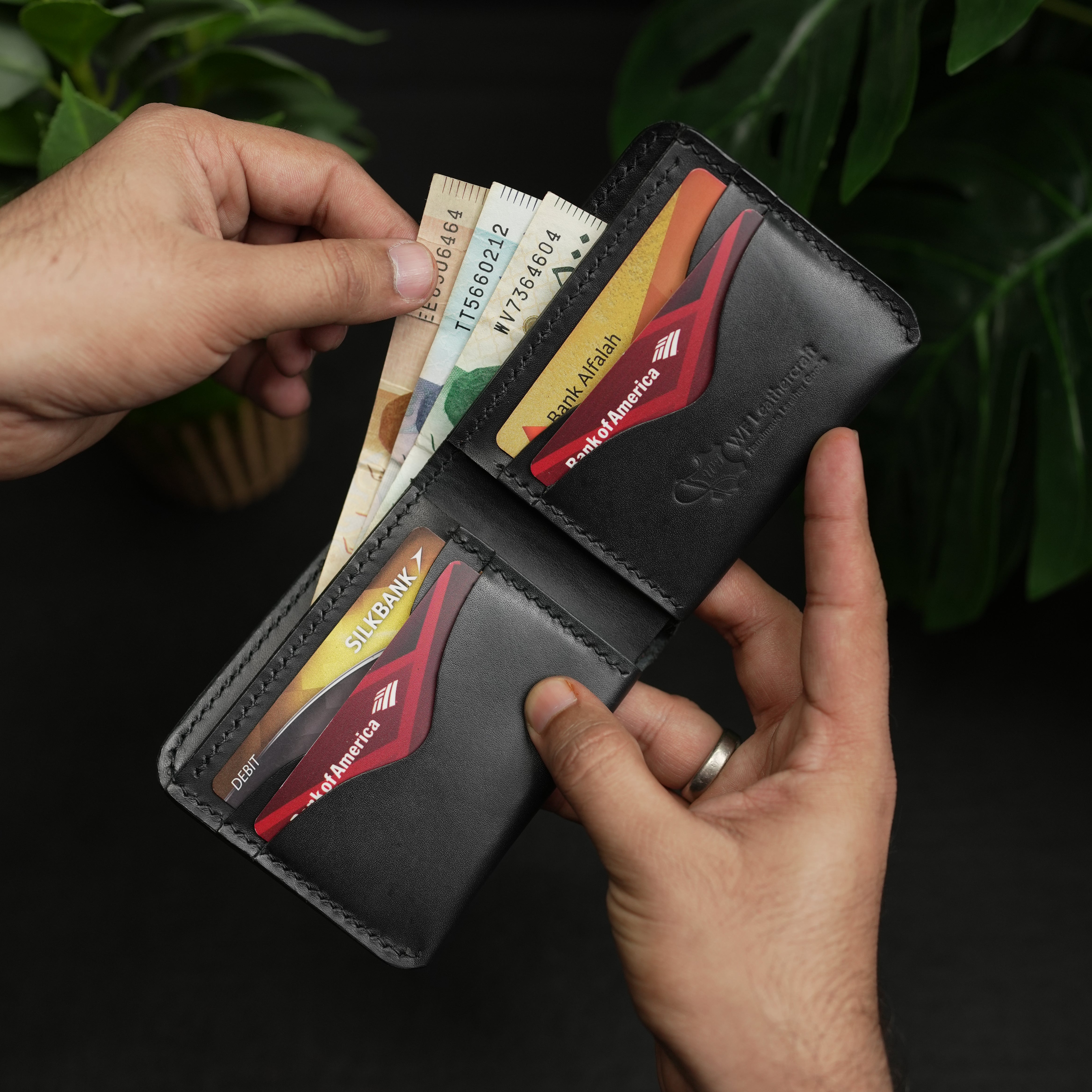 NO.81 Classic Bifold Luxury Leather Wallet – Black