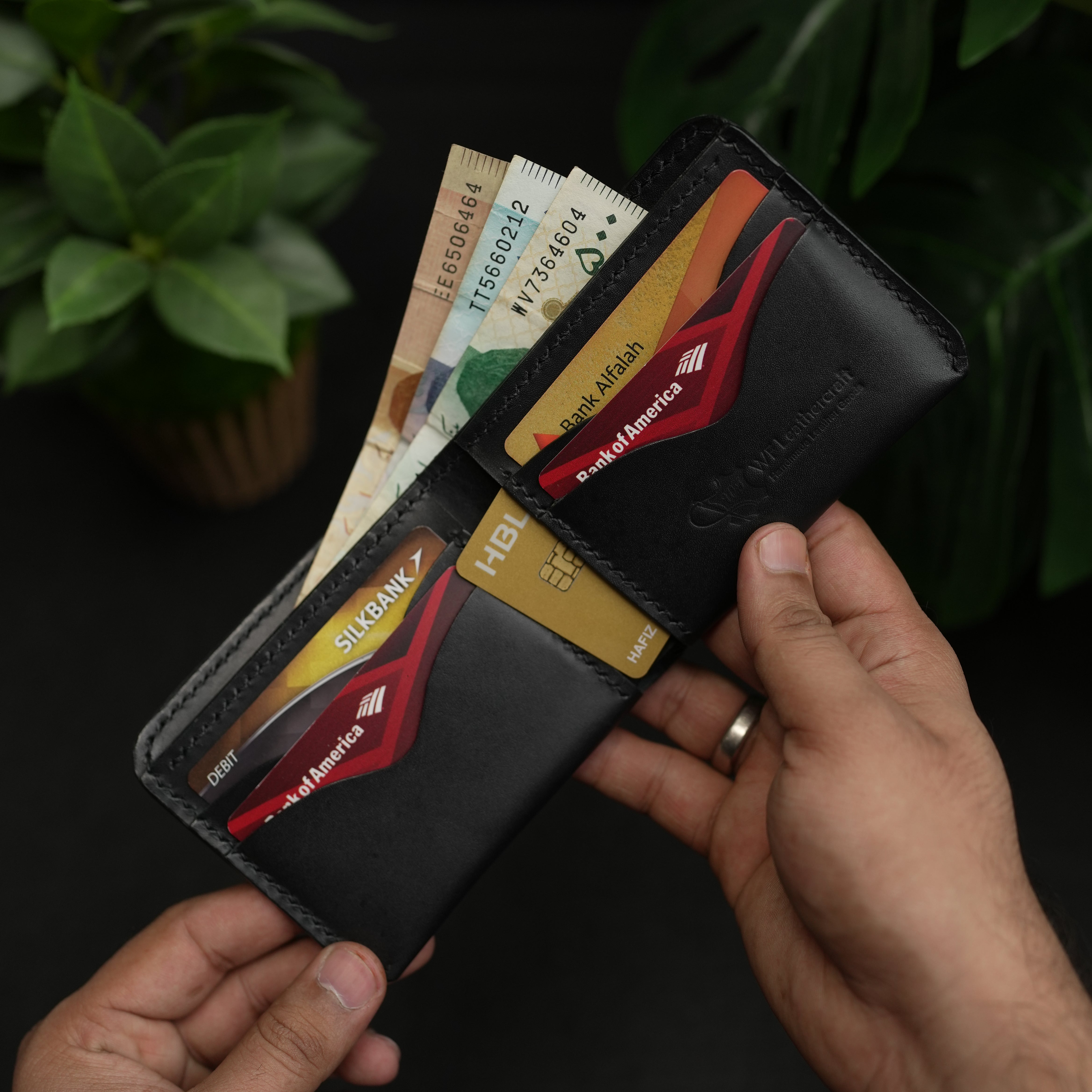 NO.81 Classic Bifold Luxury Leather Wallet – Black