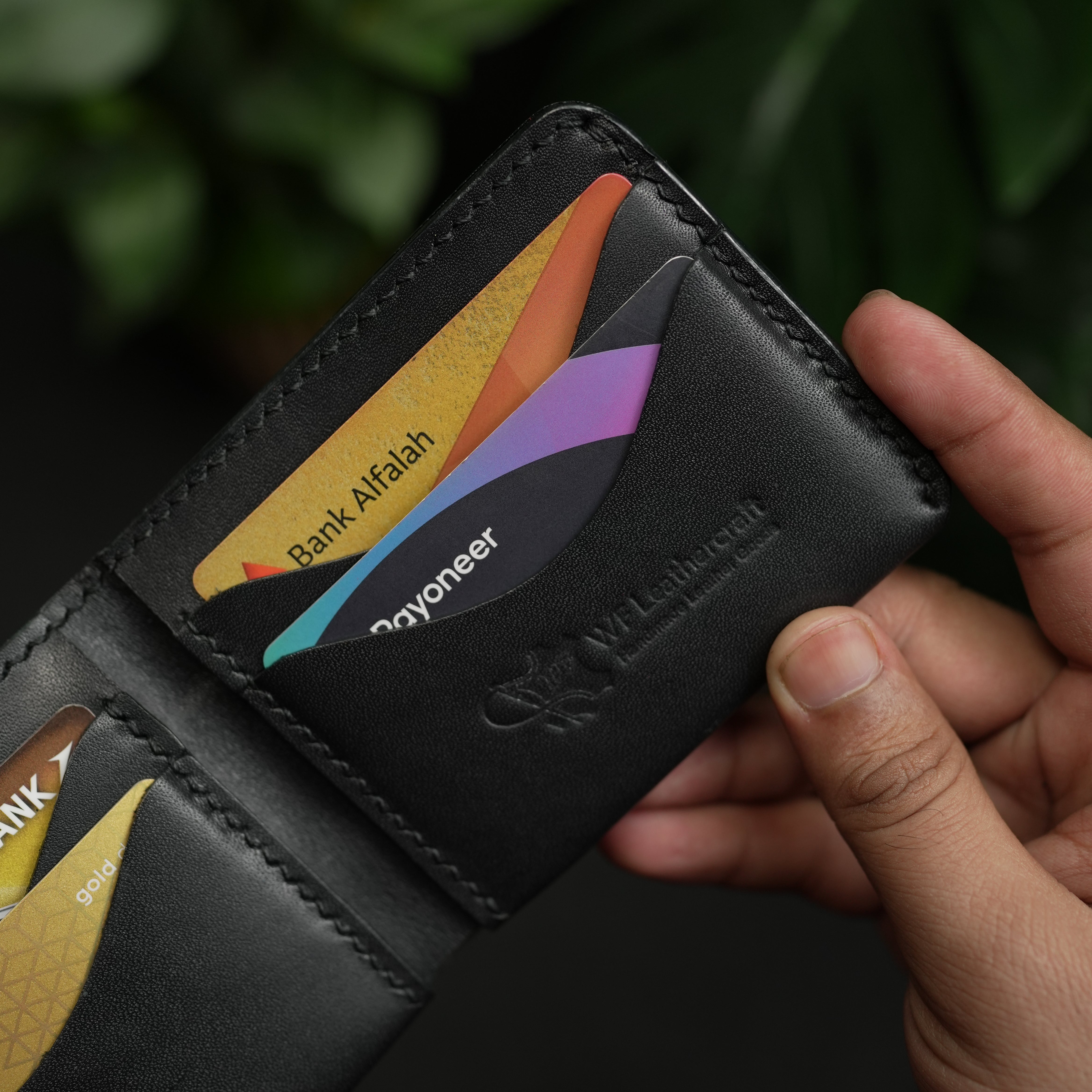 رقم 81 محفظة جلدية فاخرة قابلة للطي (أسود محيطي)