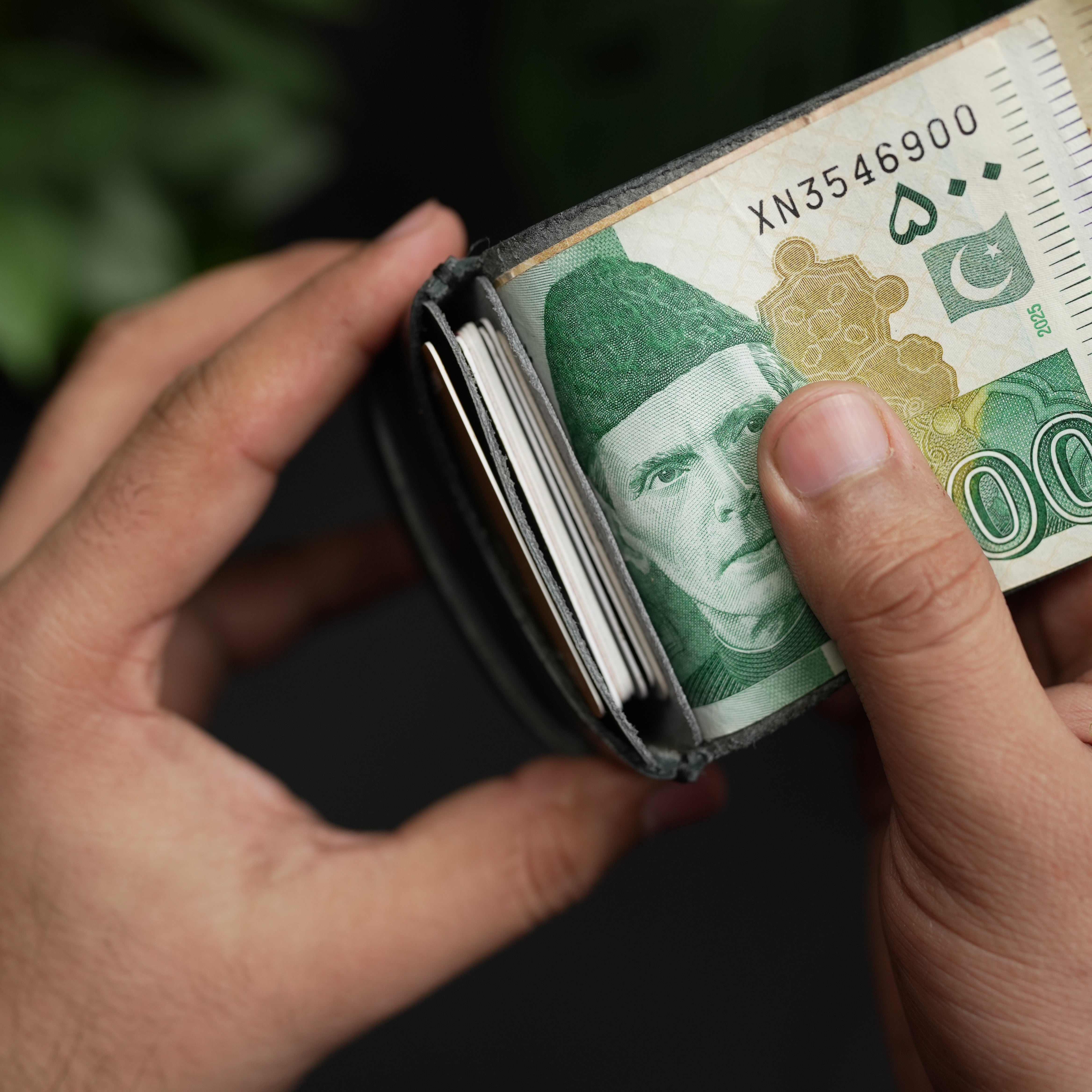 No.101 All-in-One Black Crocodile Cow Leather Wallet Black color