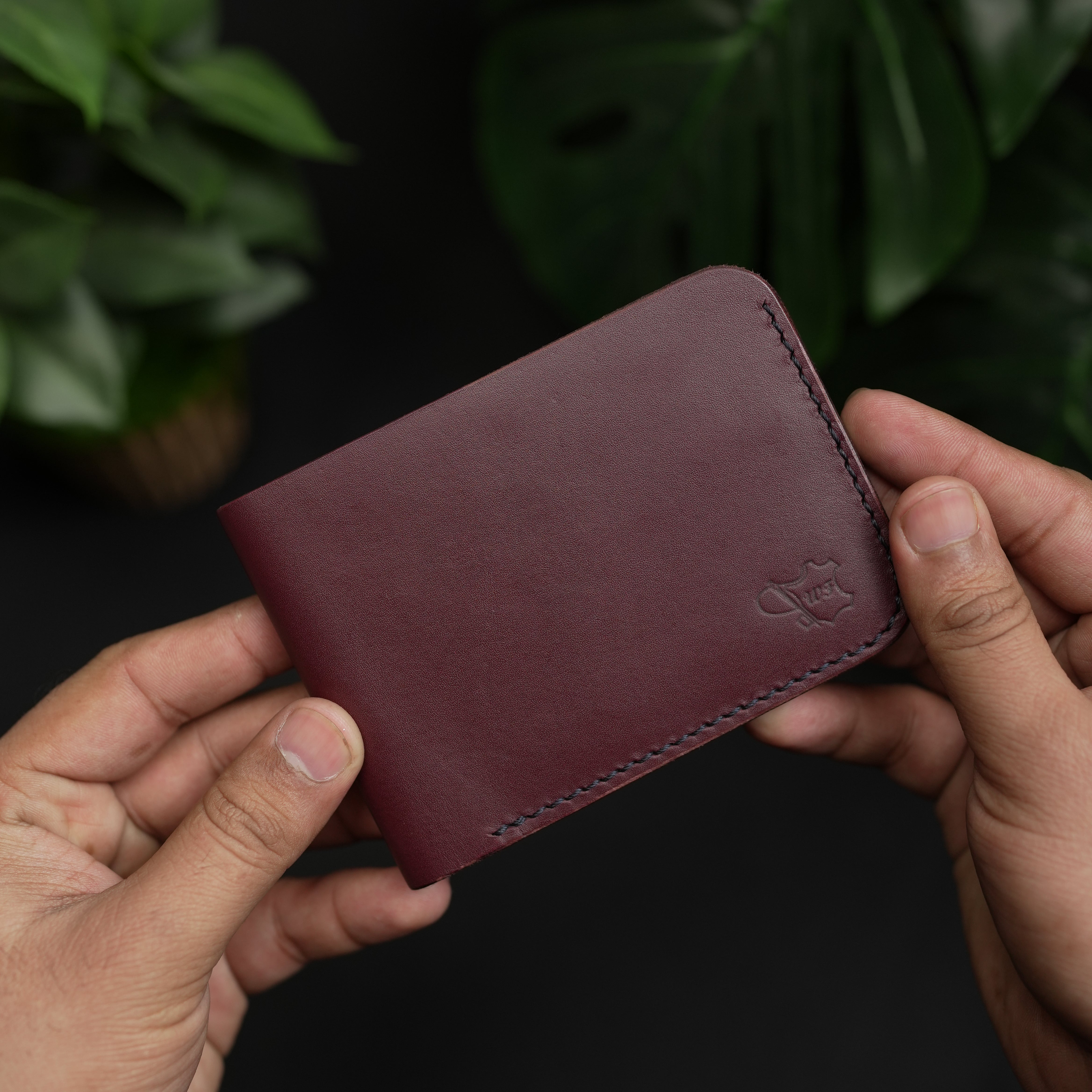 No.77 Bifold Leather Wallet ( Burgundy & Blue )