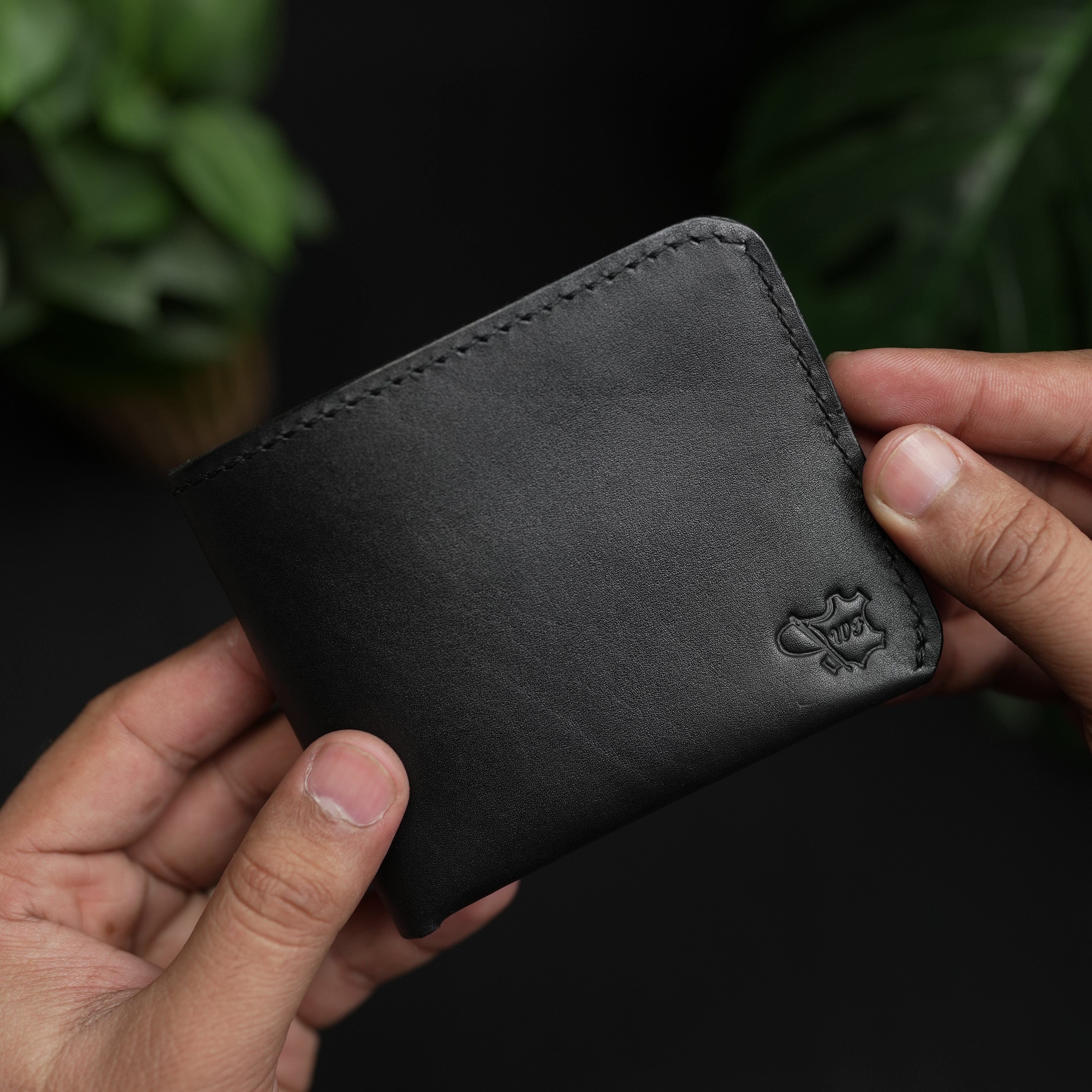 No. 81 classic full stitched bifold wallet Black