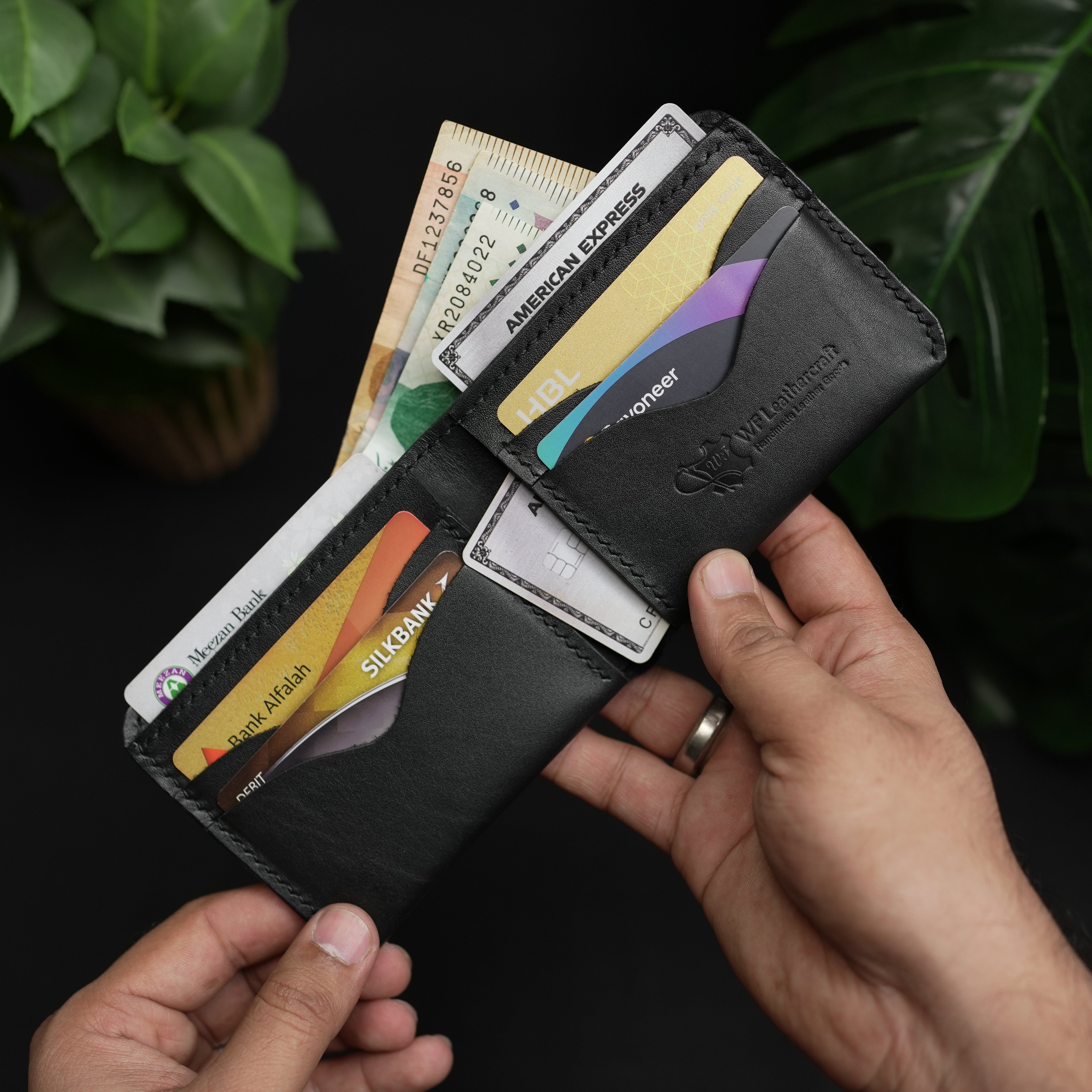 No. 81 classic full stitched bifold wallet Black