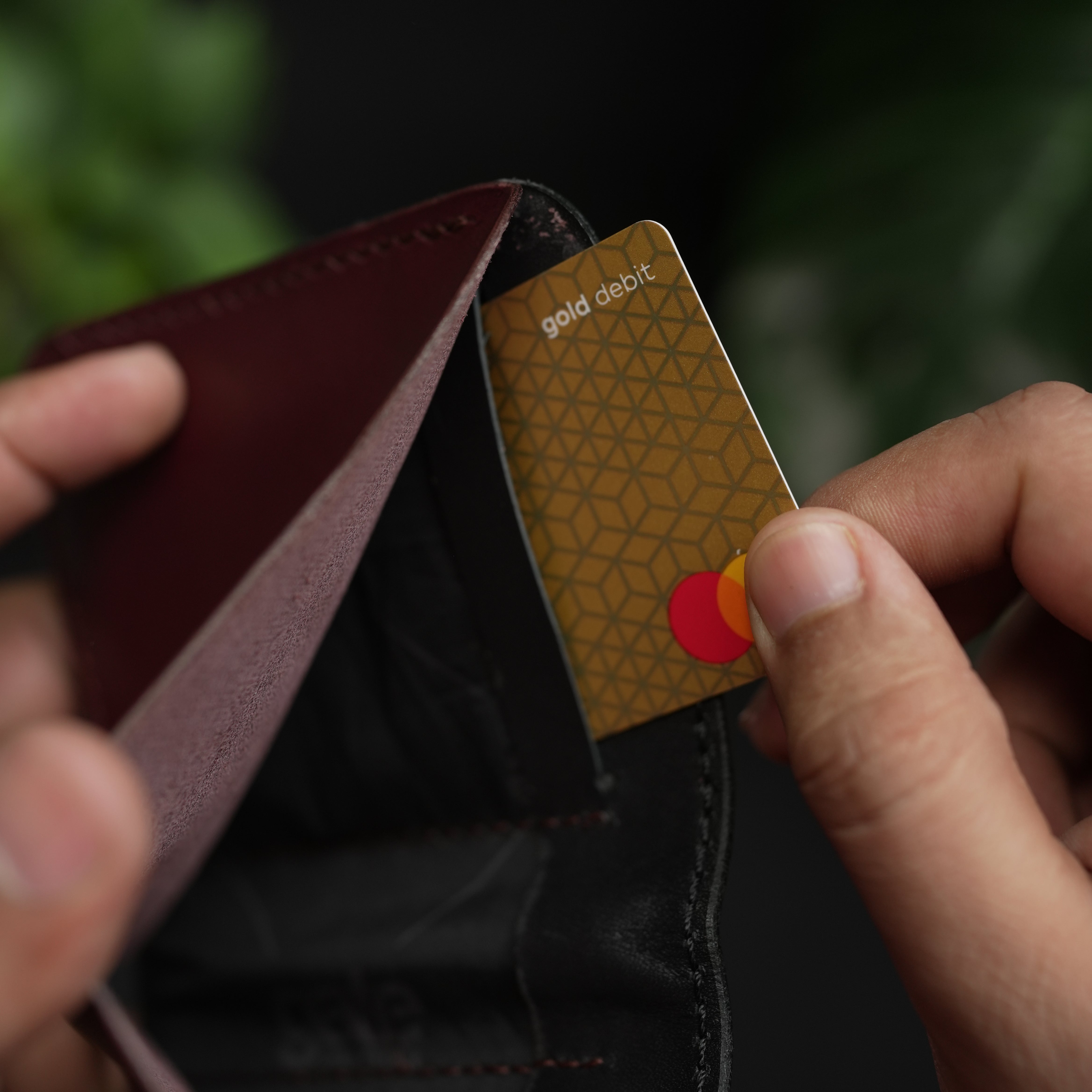 NO.86 VERTICLE BIFOLD LEATHER WALLET ( BURGANDY & OCEAN BLACK )