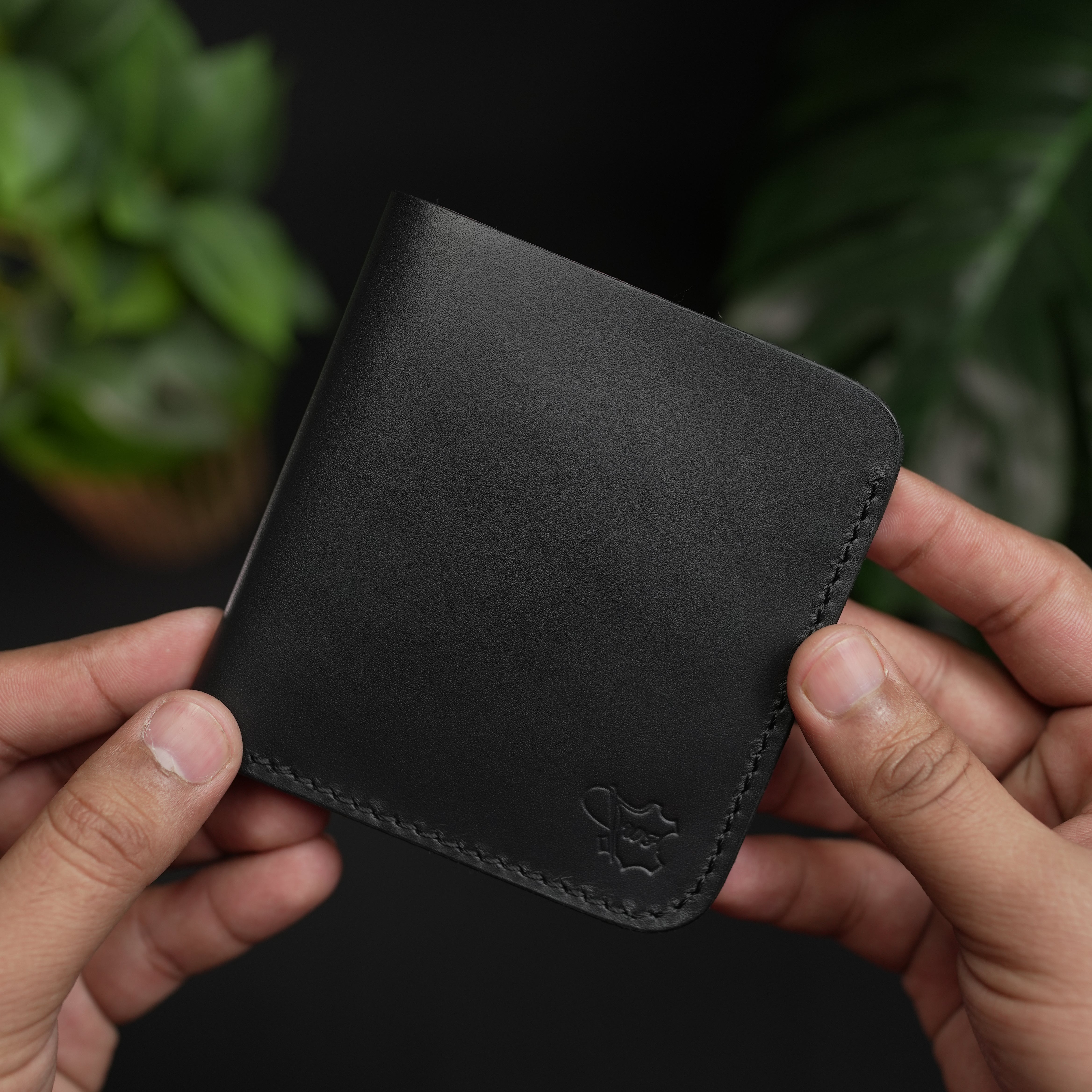 NO.86 VERTICLE BIFOLD LEATHER WALLET (OCEAN BLACK & BURGANDY)