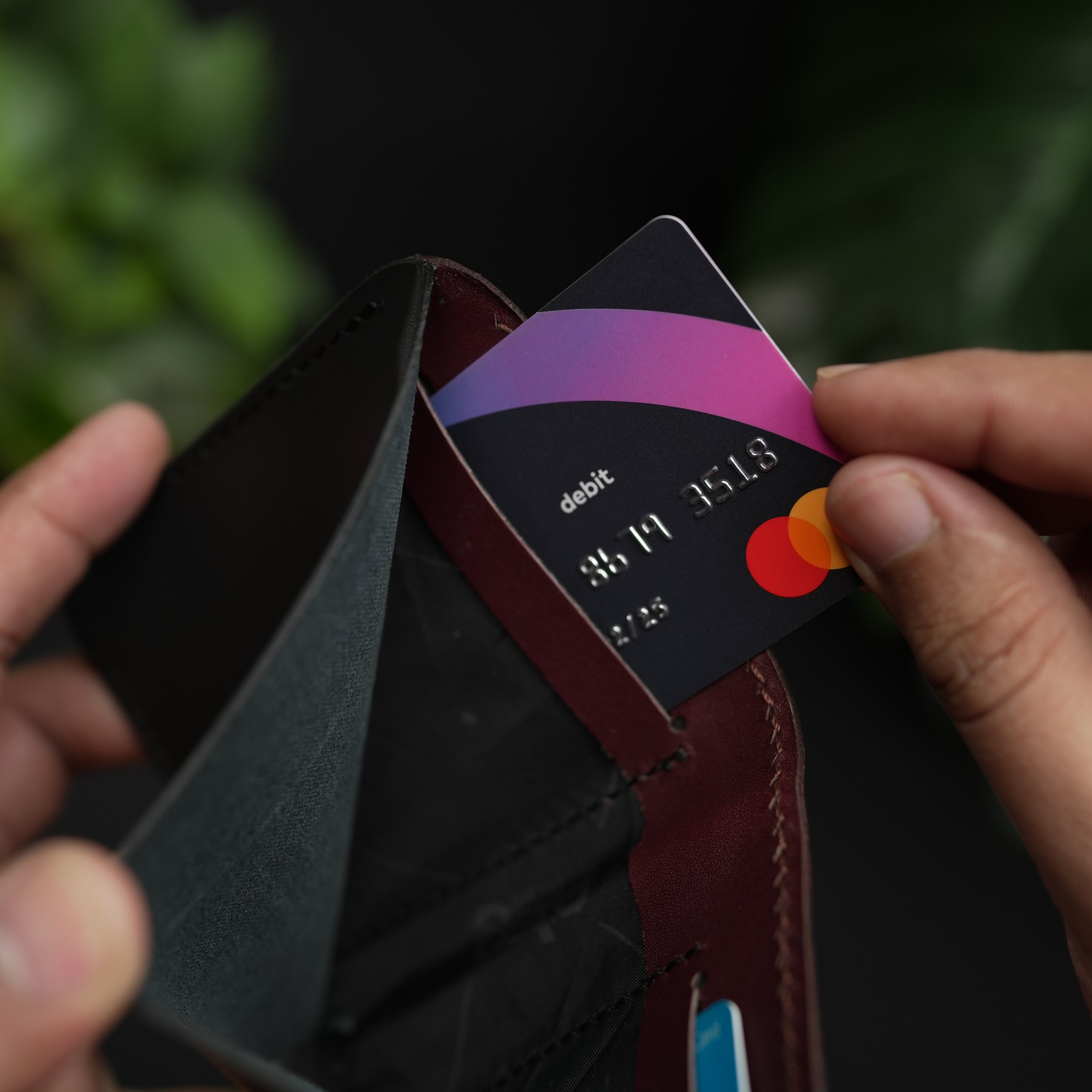 NO.86 VERTICLE BIFOLD LEATHER WALLET (OCEAN BLACK & BURGANDY)