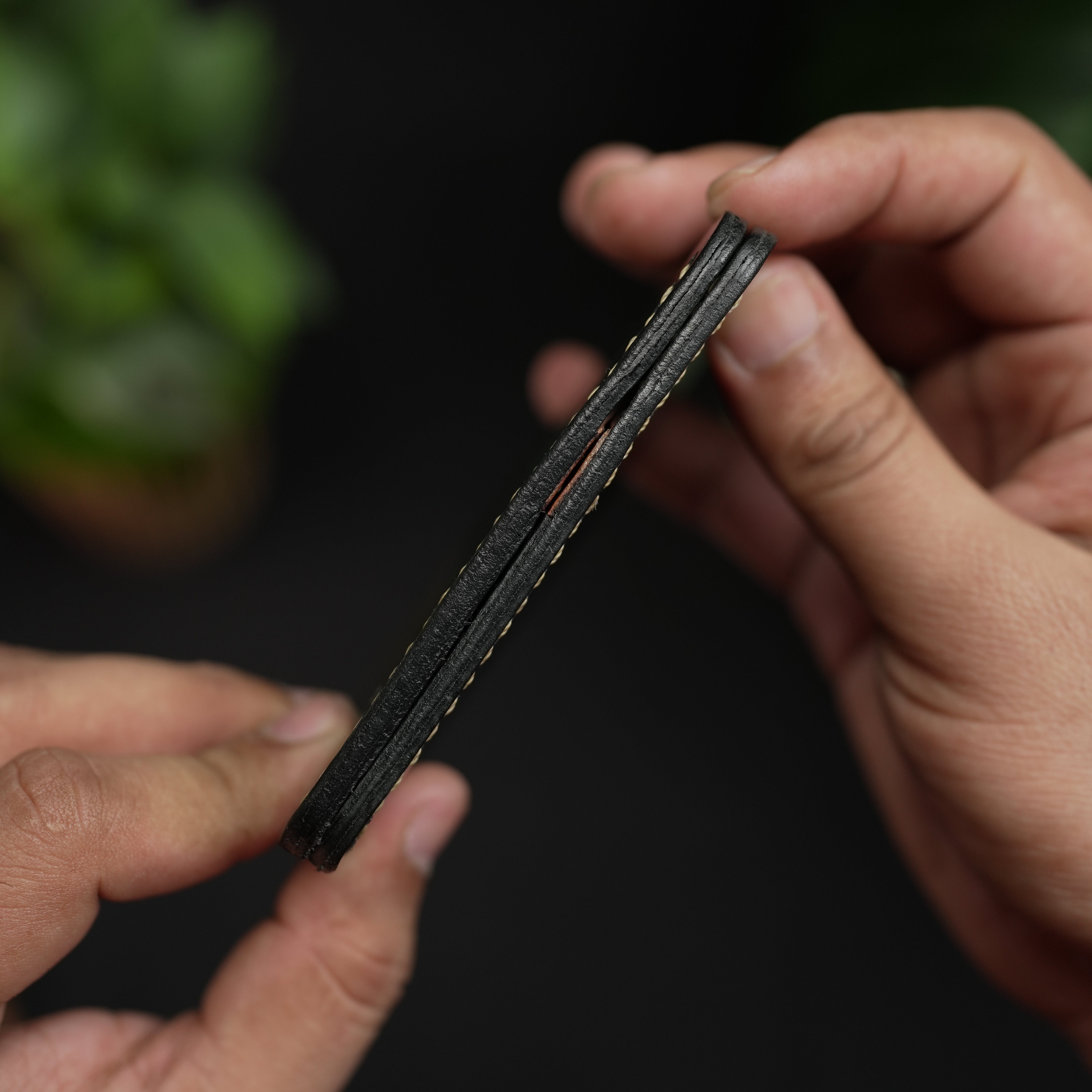 No.86 Vertical Bifold Leather Wallet in Shine Black with burgandy