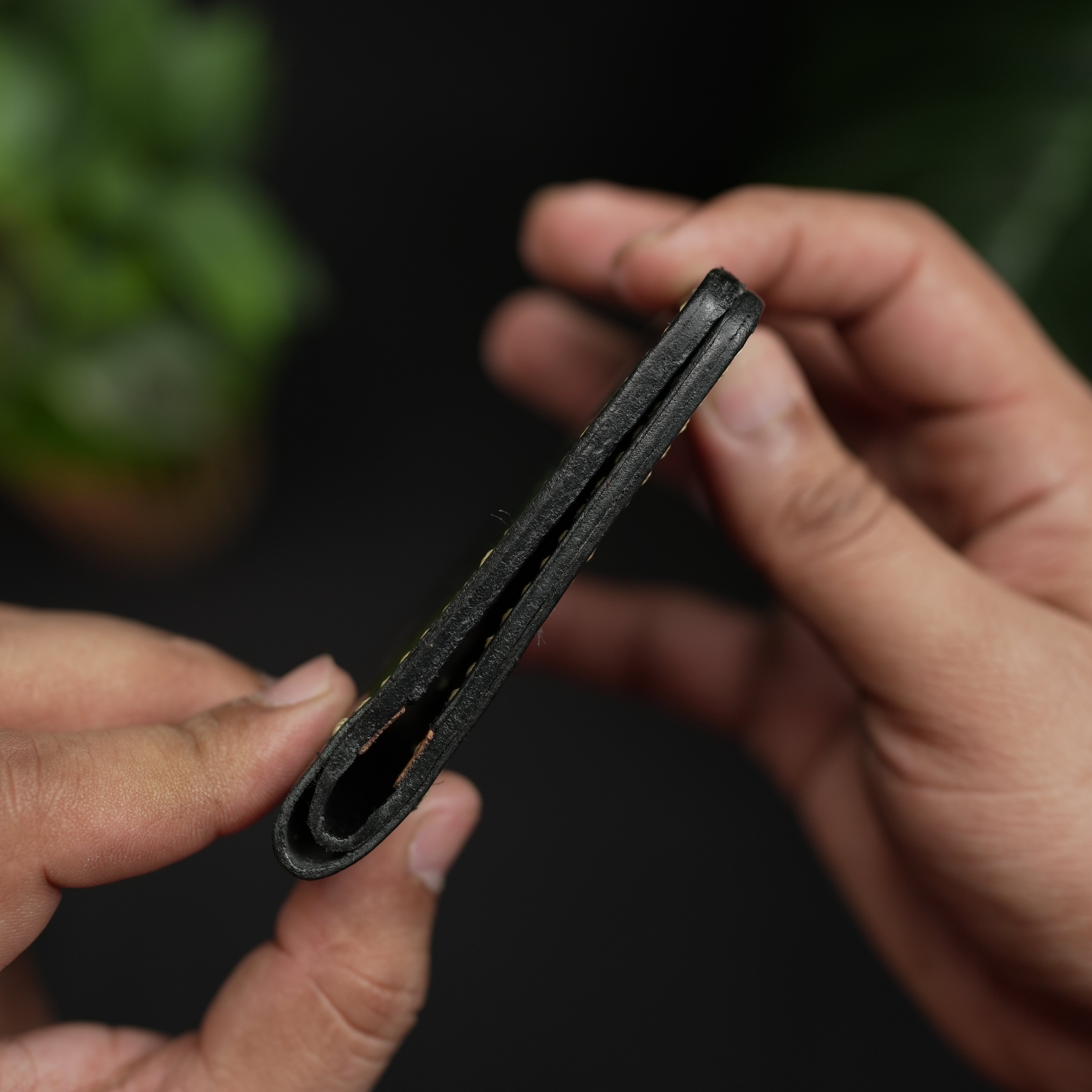 No.86 Vertical Bifold Leather Wallet in Shine Black with burgandy