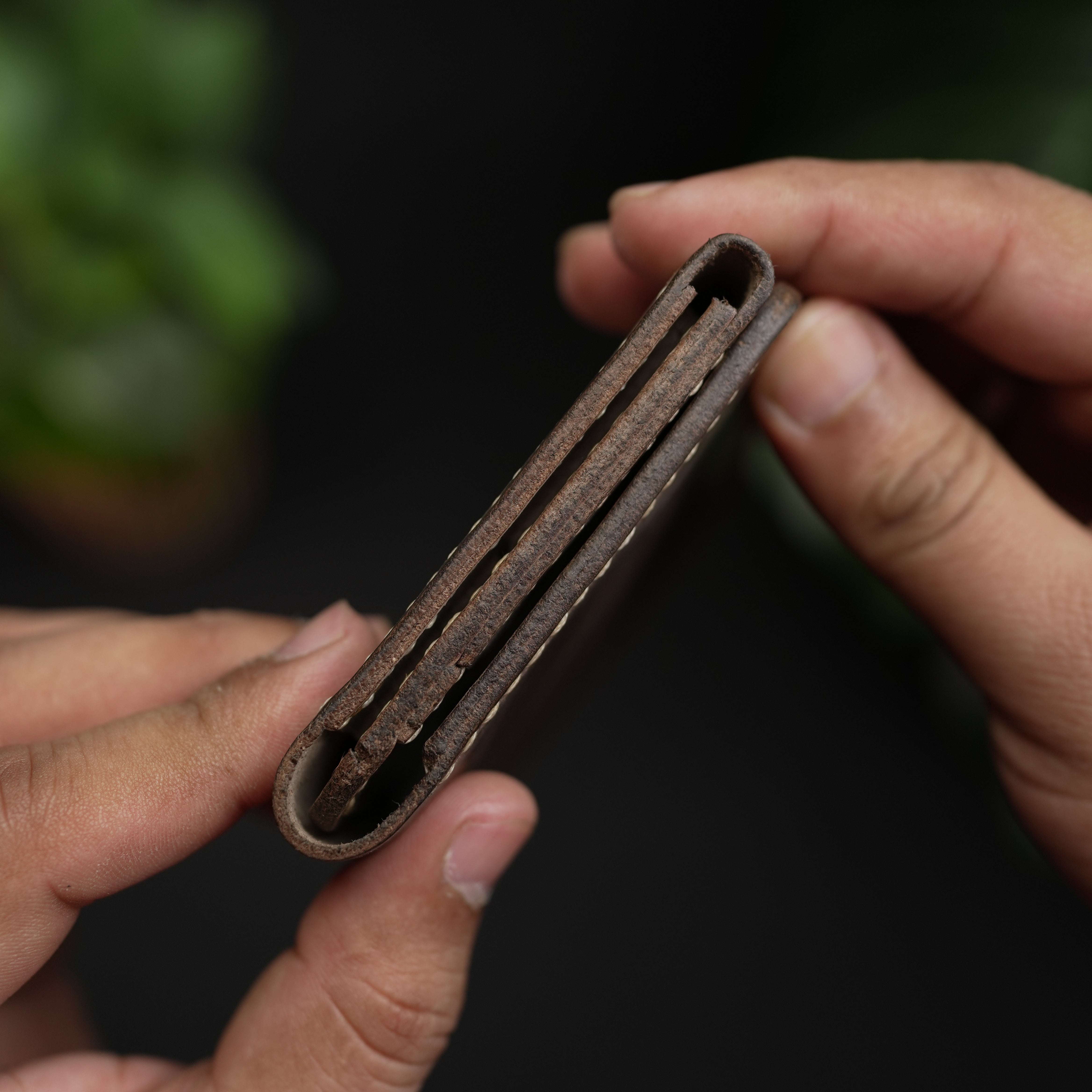 No.69 Vertical Bifold Leather Wallet Olive Brown Color