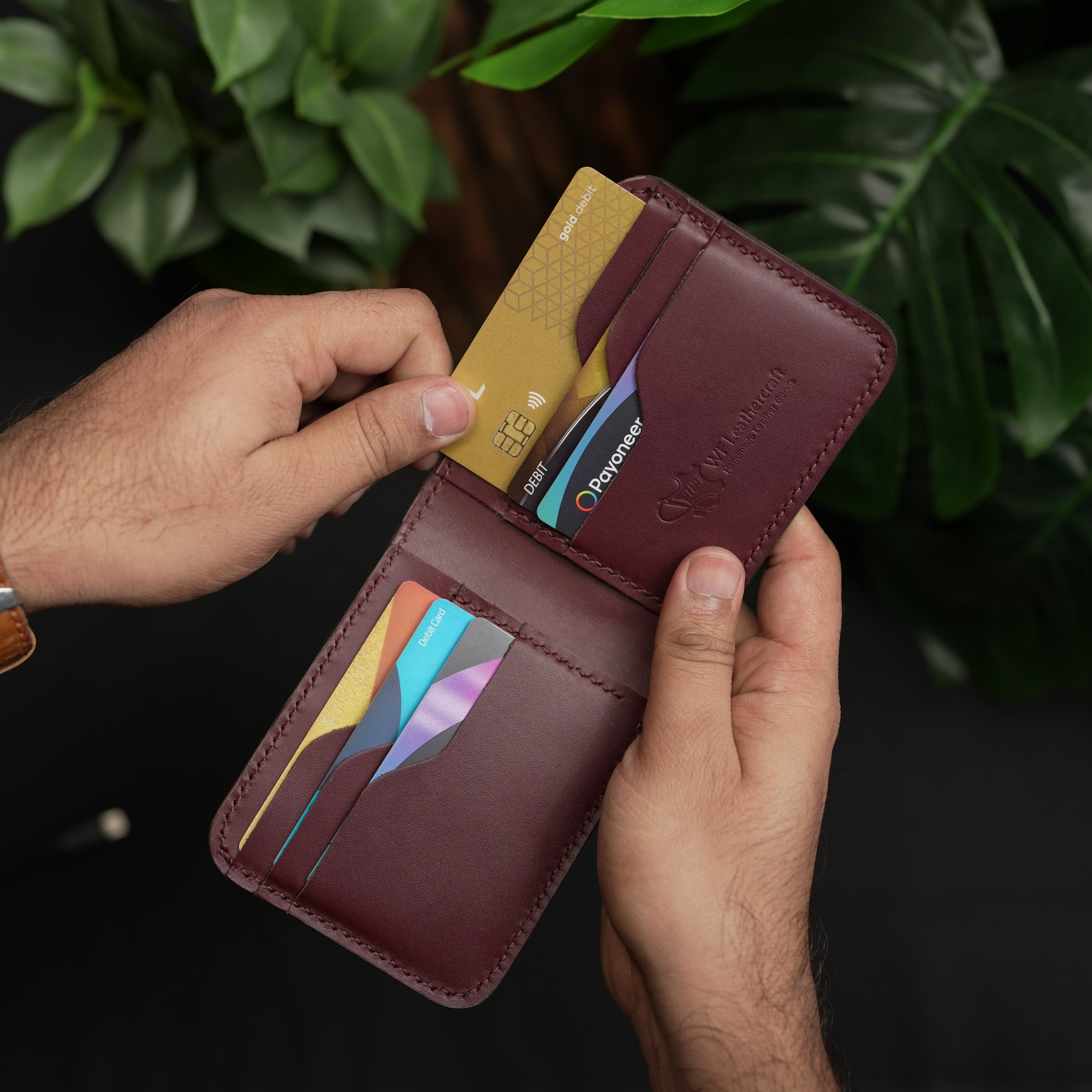 No.55 pro classic bifold Leatherwallet Vegtan (Burgundy color)