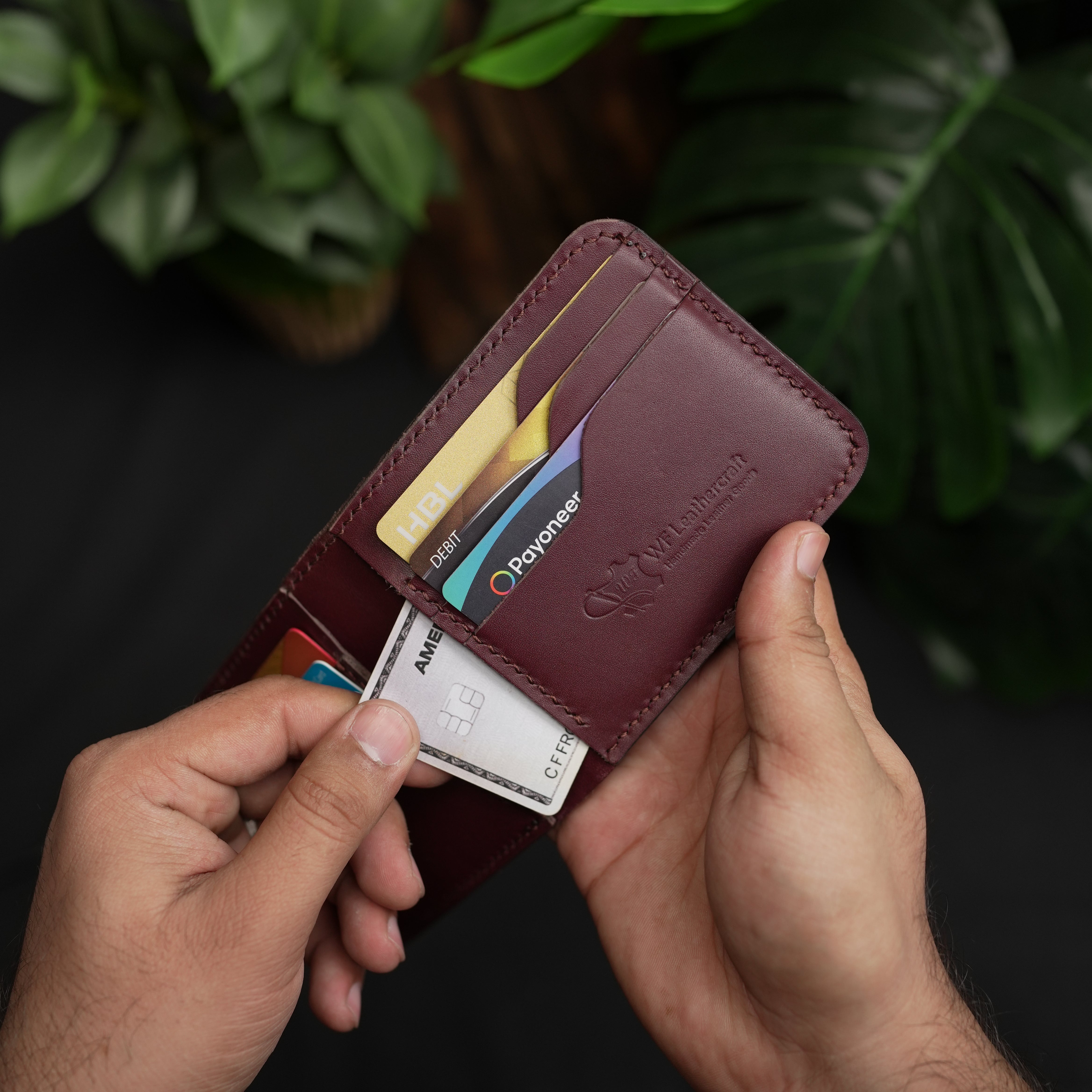 No.55 pro classic bifold Leatherwallet Vegtan (Burgundy color)