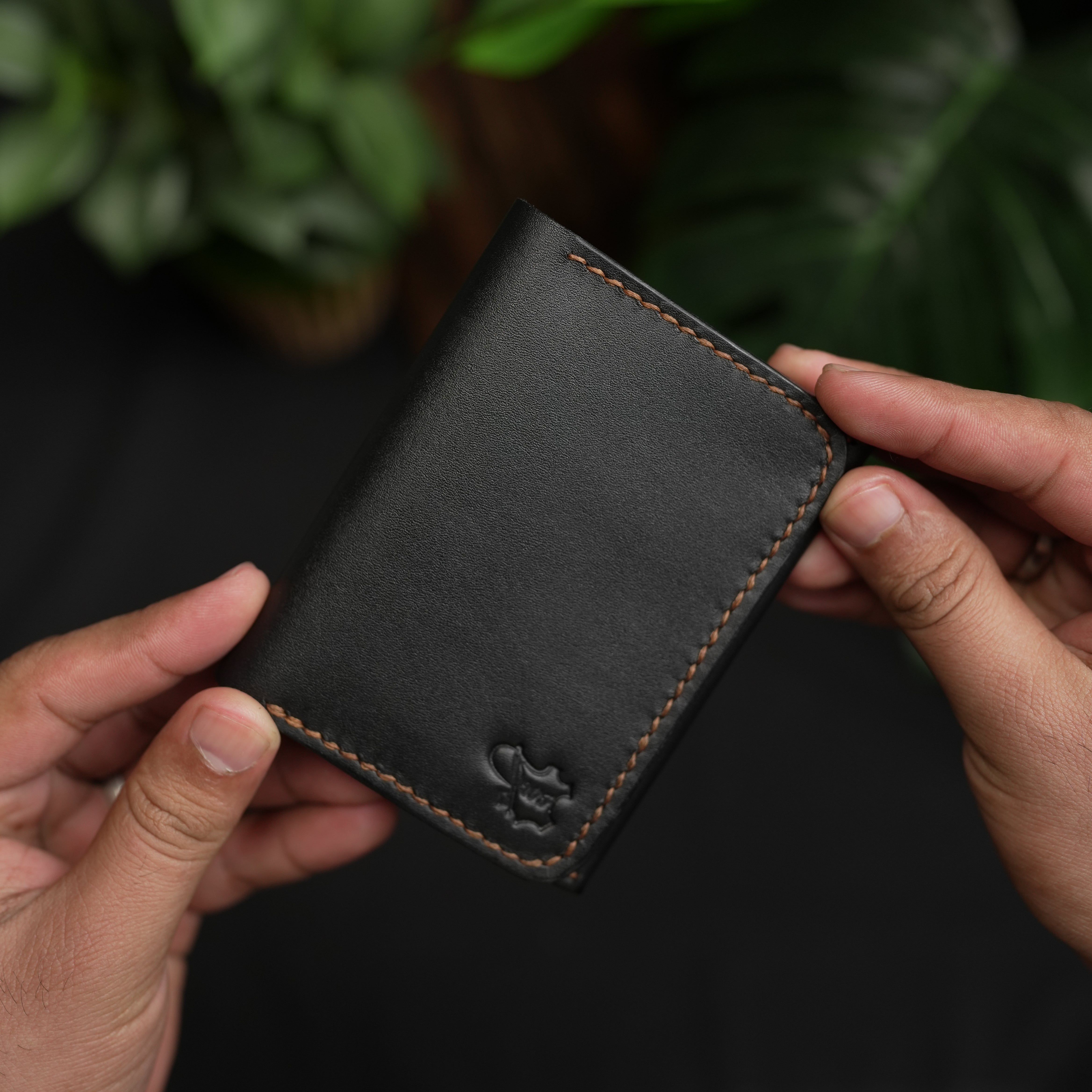 No.69 | Vertical Bifold Leather Wallet