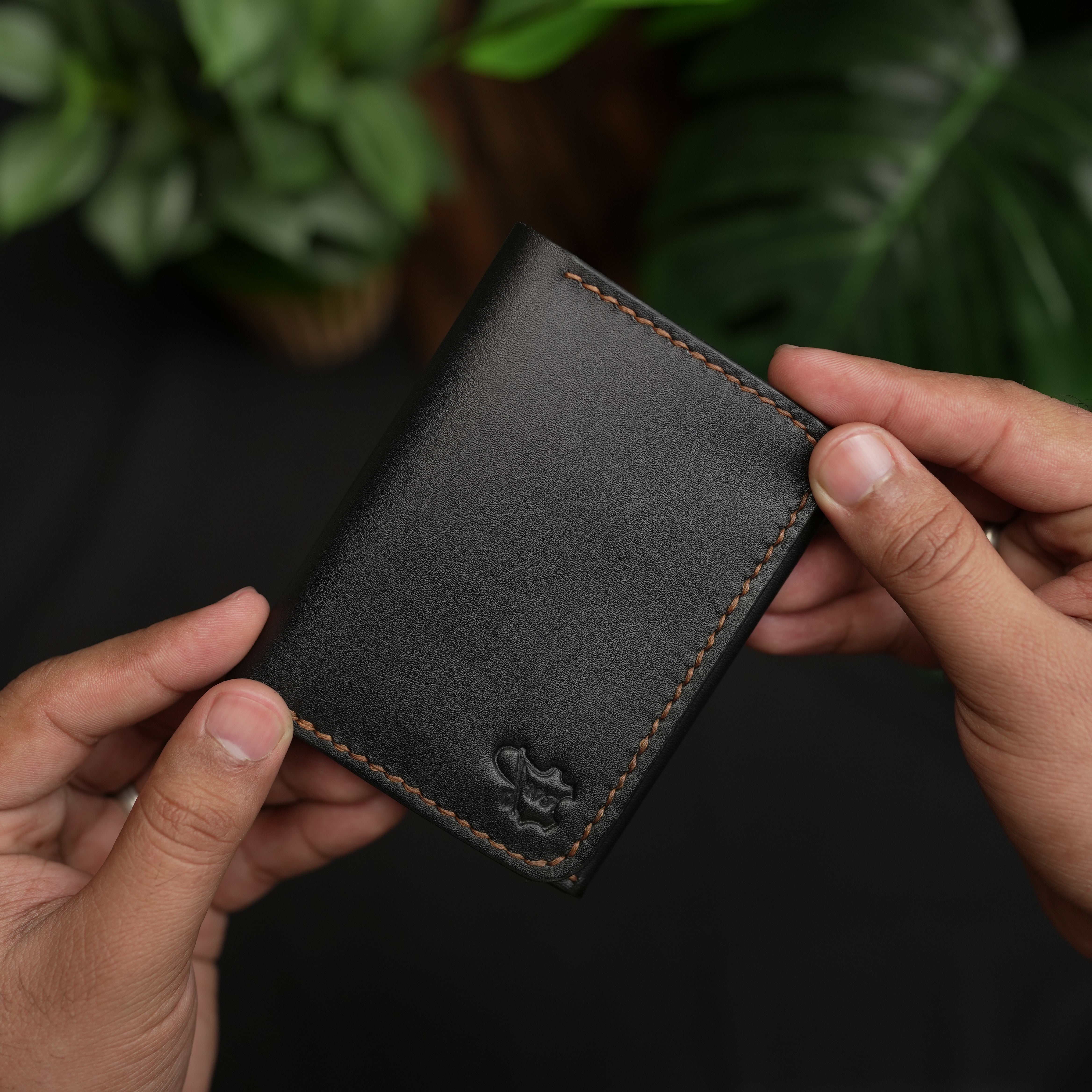No.69 | Vertical Bifold Leather Wallet