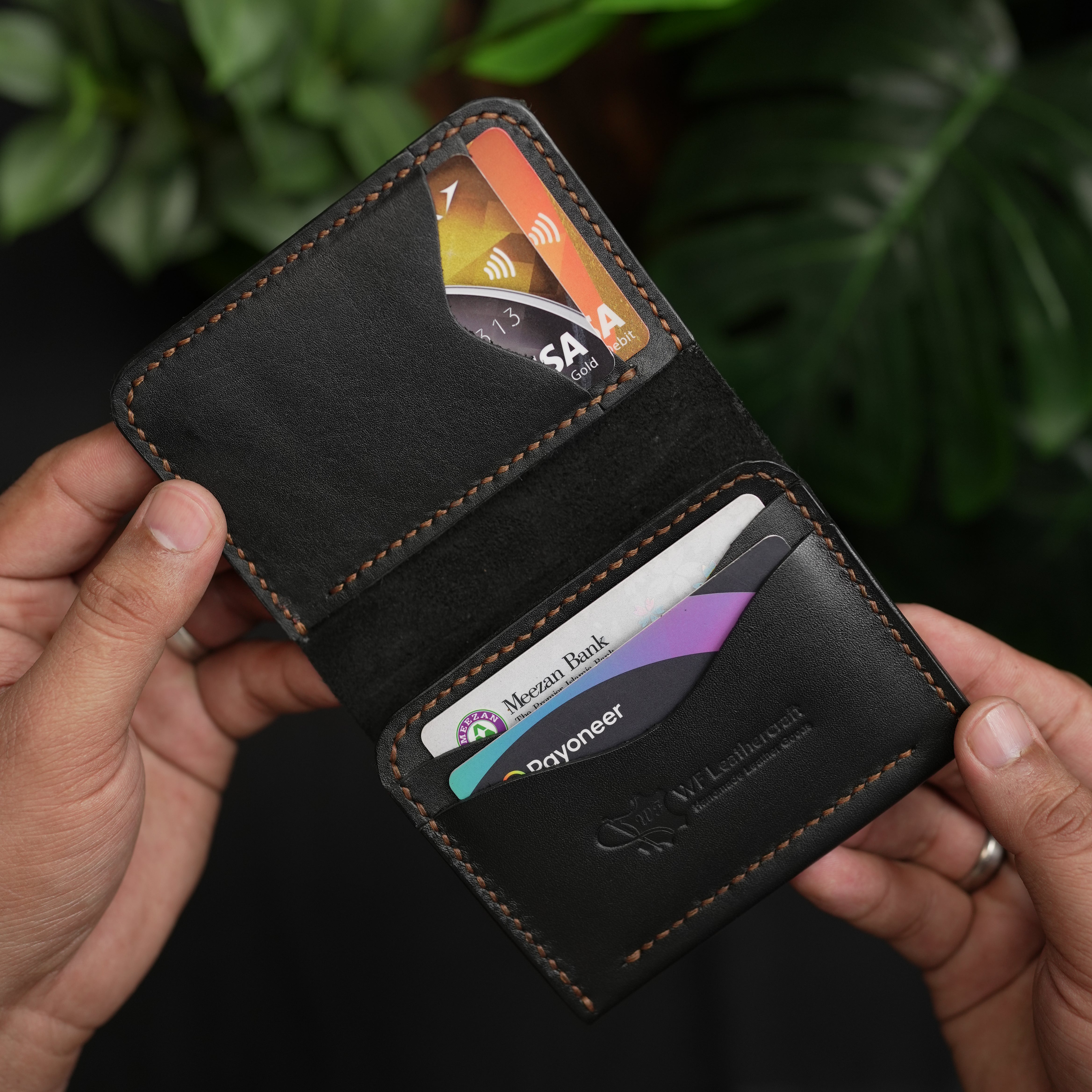 No.69 | Vertical Bifold Leather Wallet