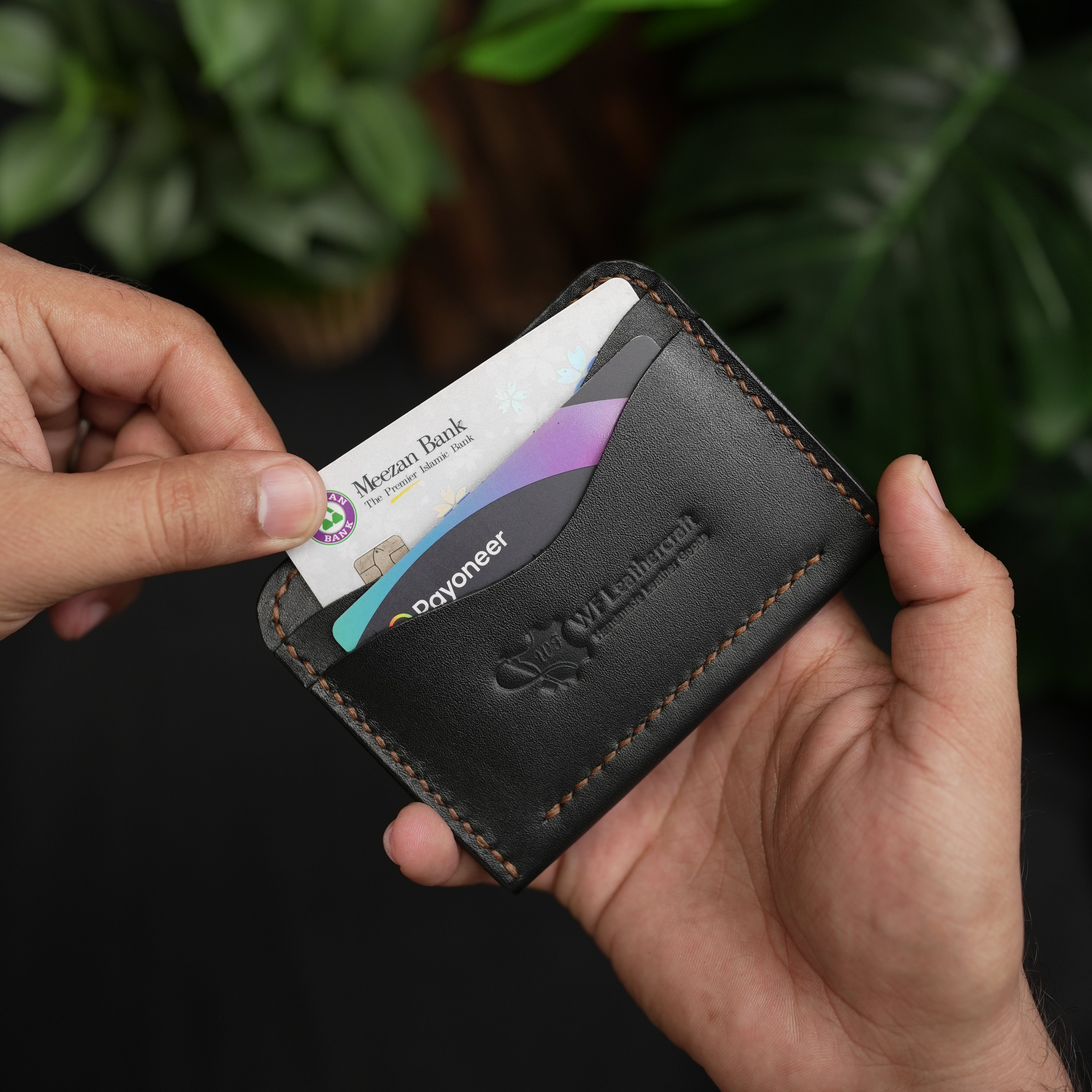 No.69 | Vertical Bifold Leather Wallet