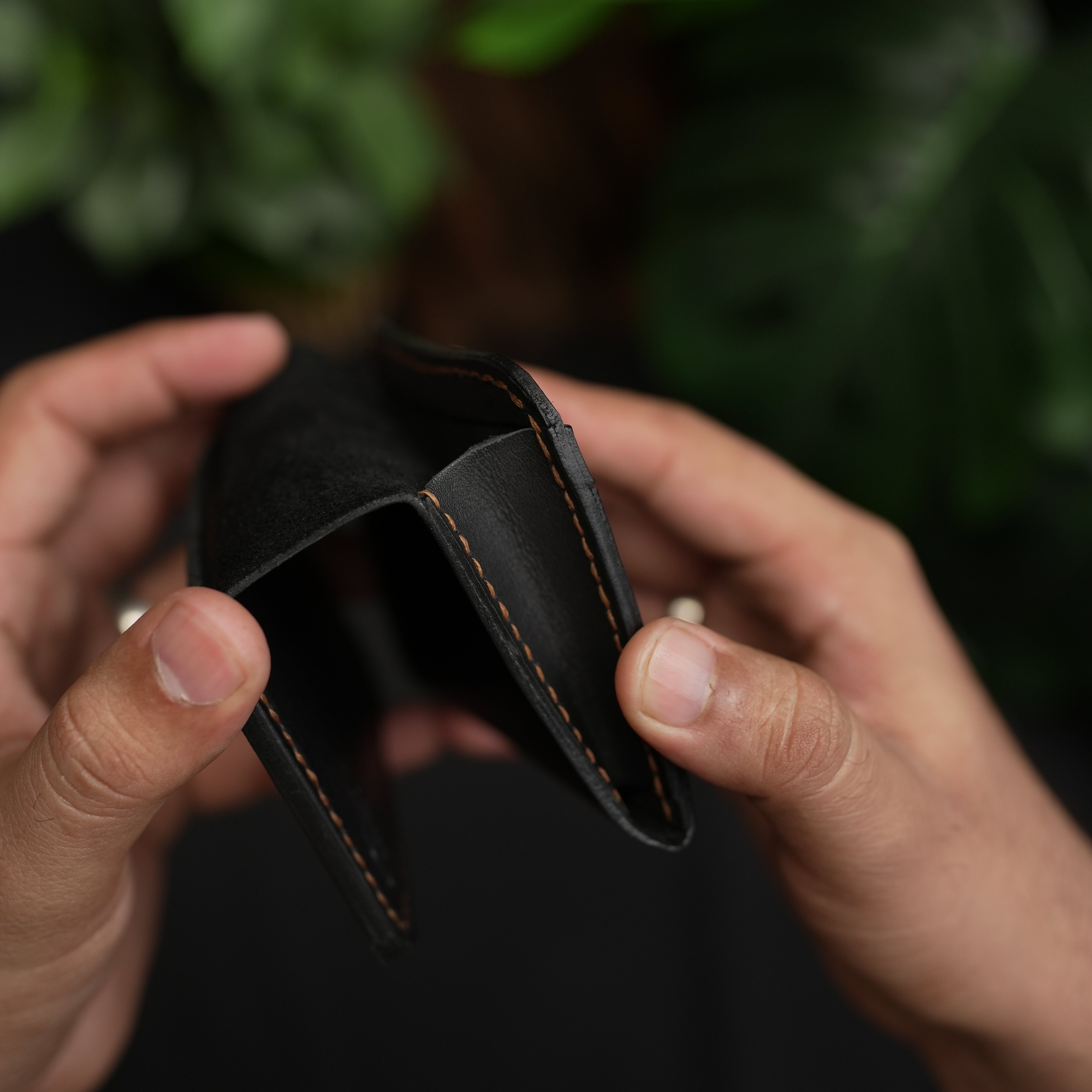 No.69 | Vertical Bifold Leather Wallet