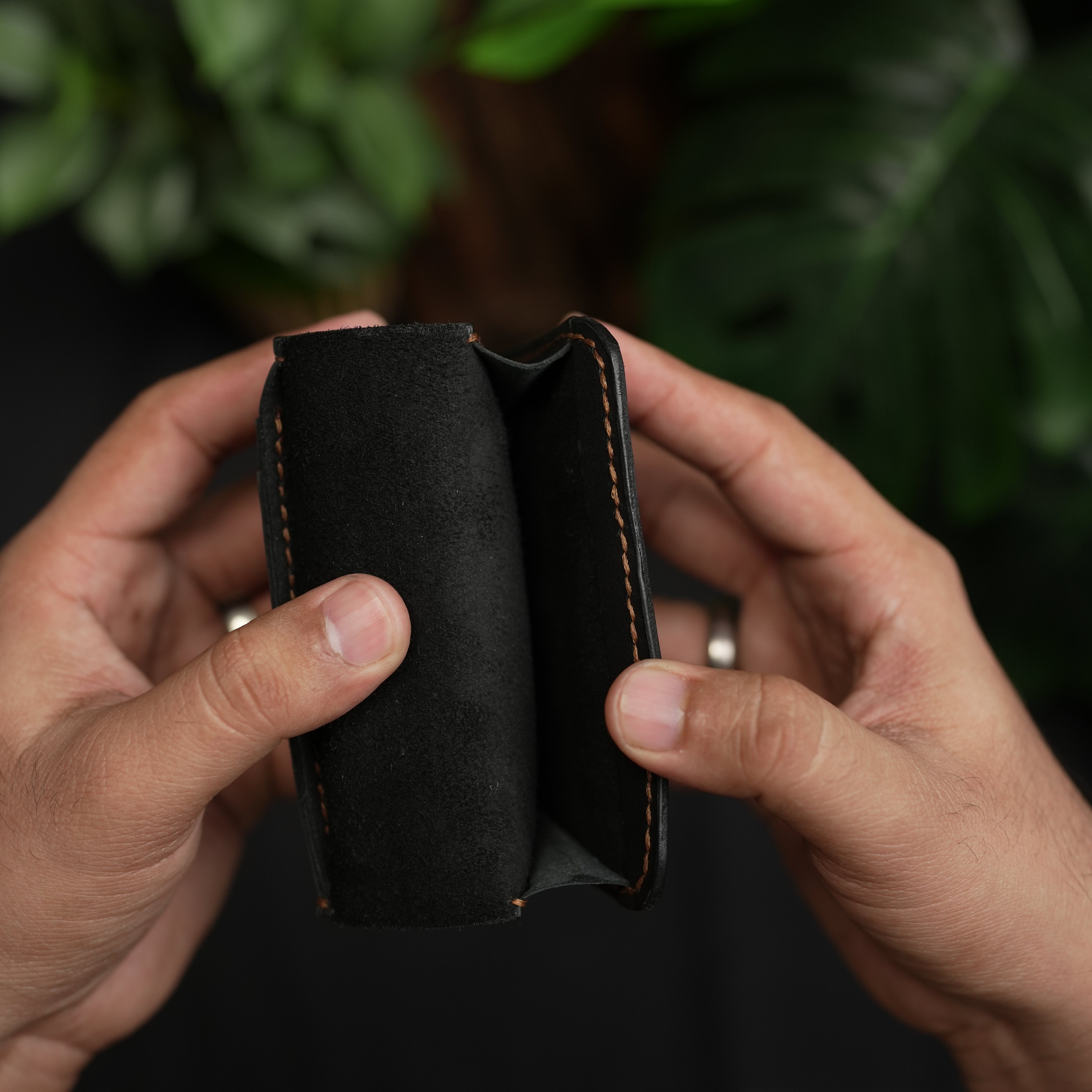 No.69 | Vertical Bifold Leather Wallet