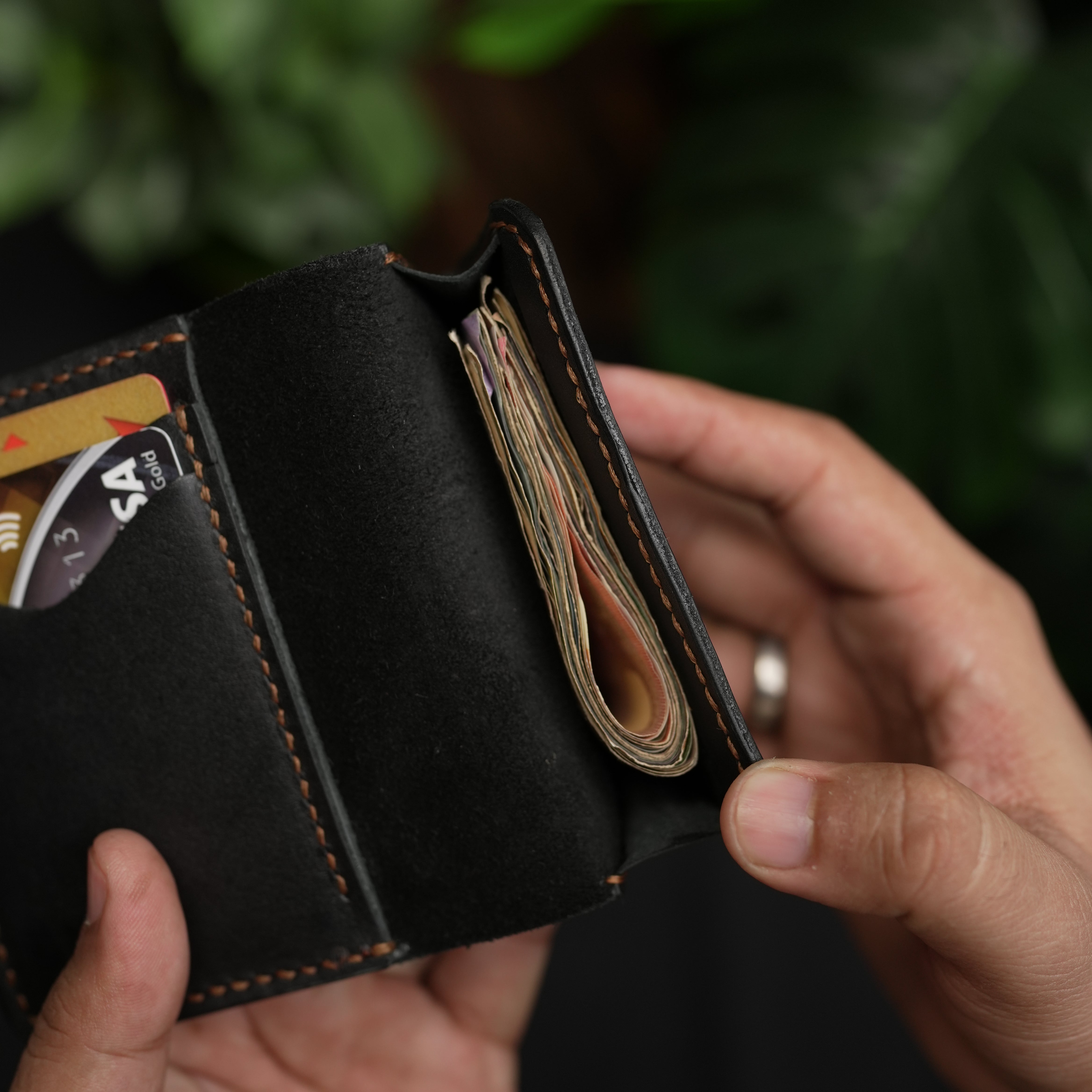 No.69 | Vertical Bifold Leather Wallet