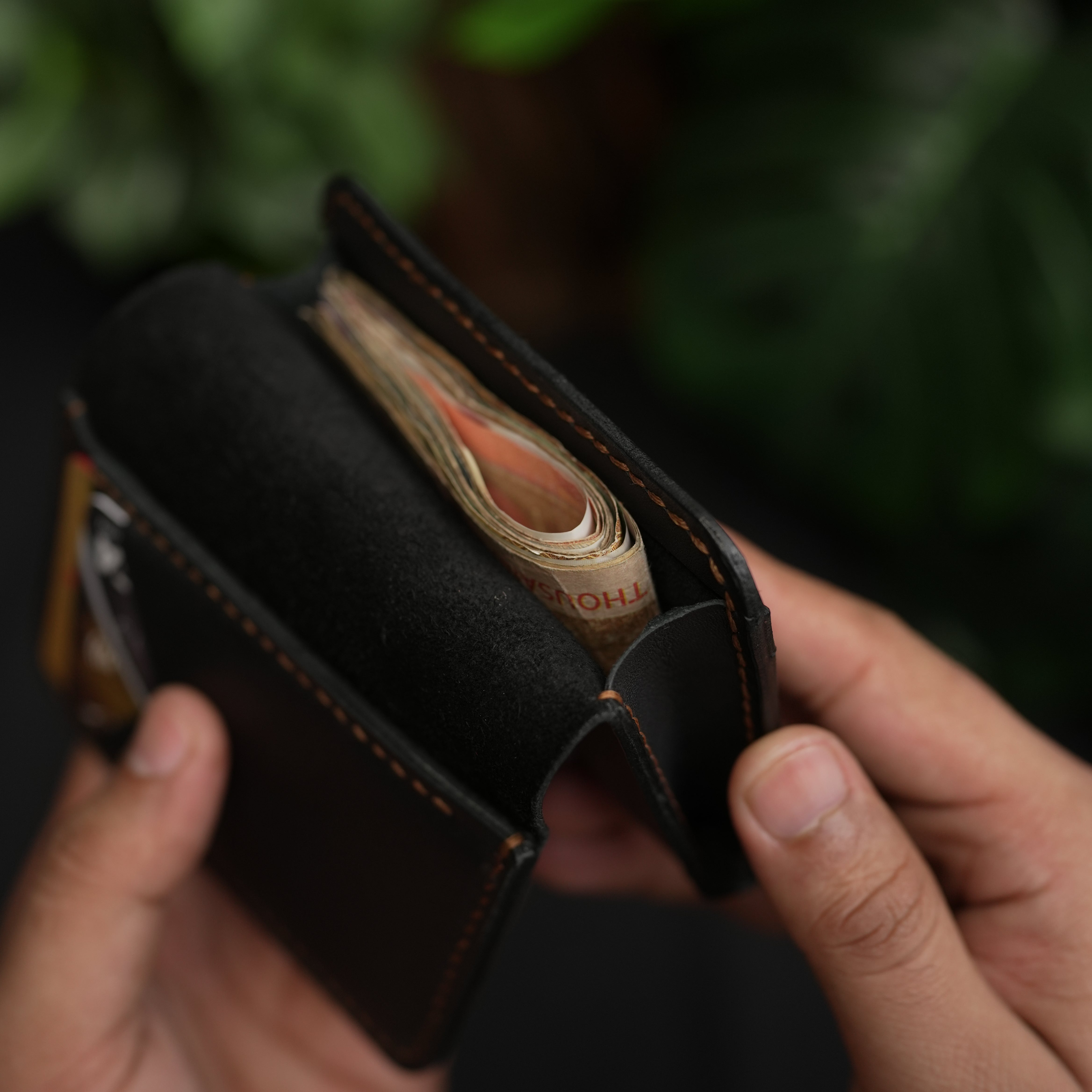 No.69 | Vertical Bifold Leather Wallet