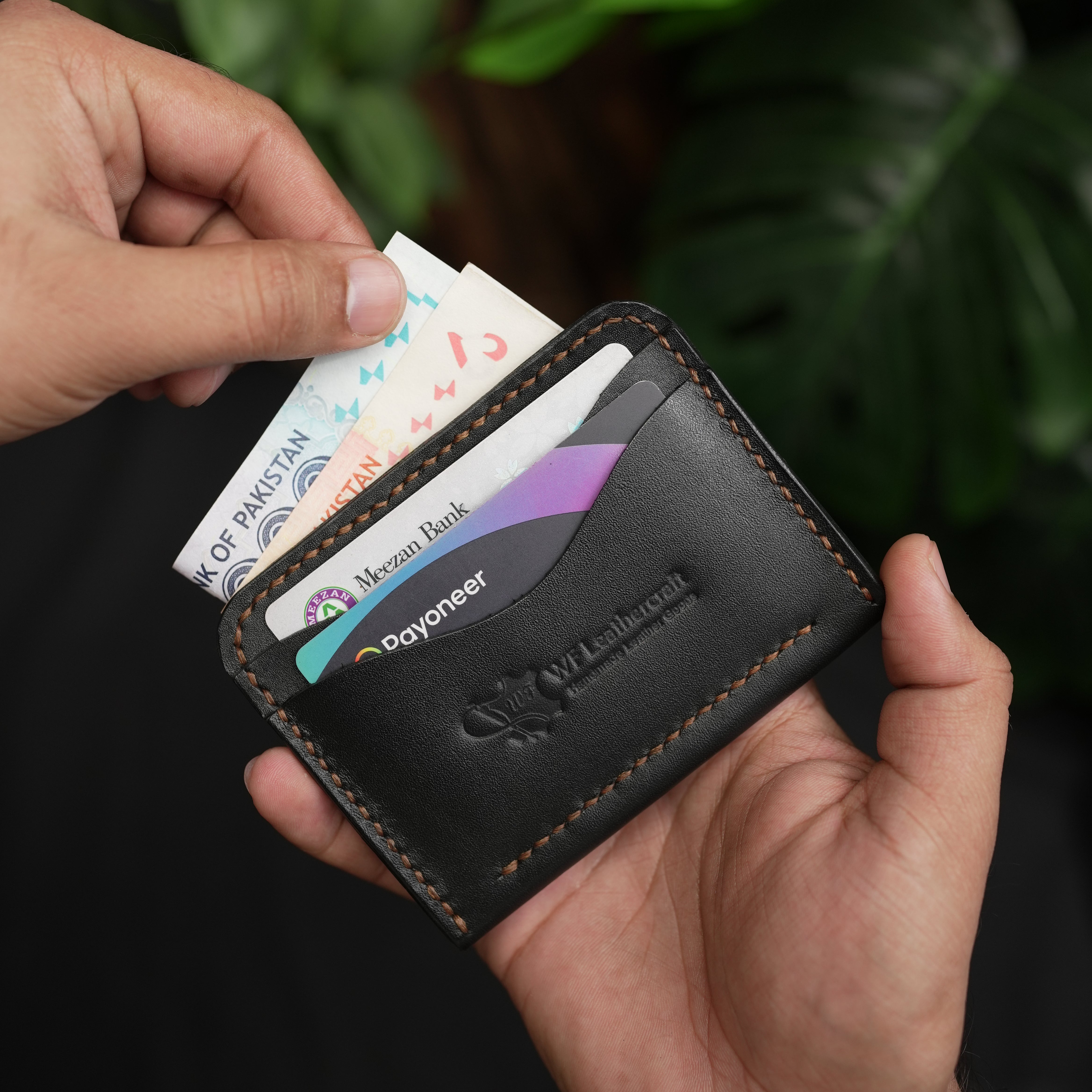 No.69 | Vertical Bifold Leather Wallet