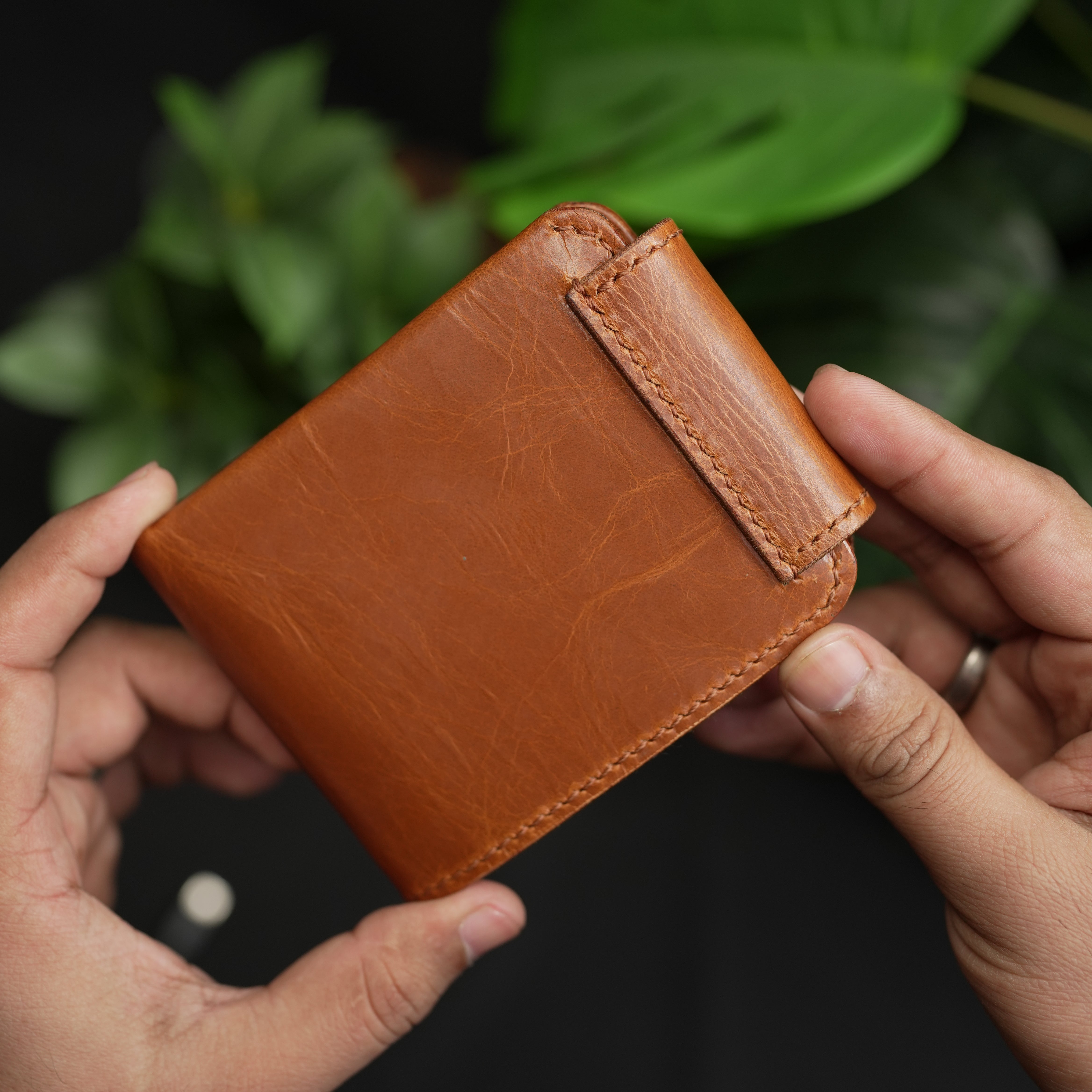 No. 81 Classic Leather Wallet With button