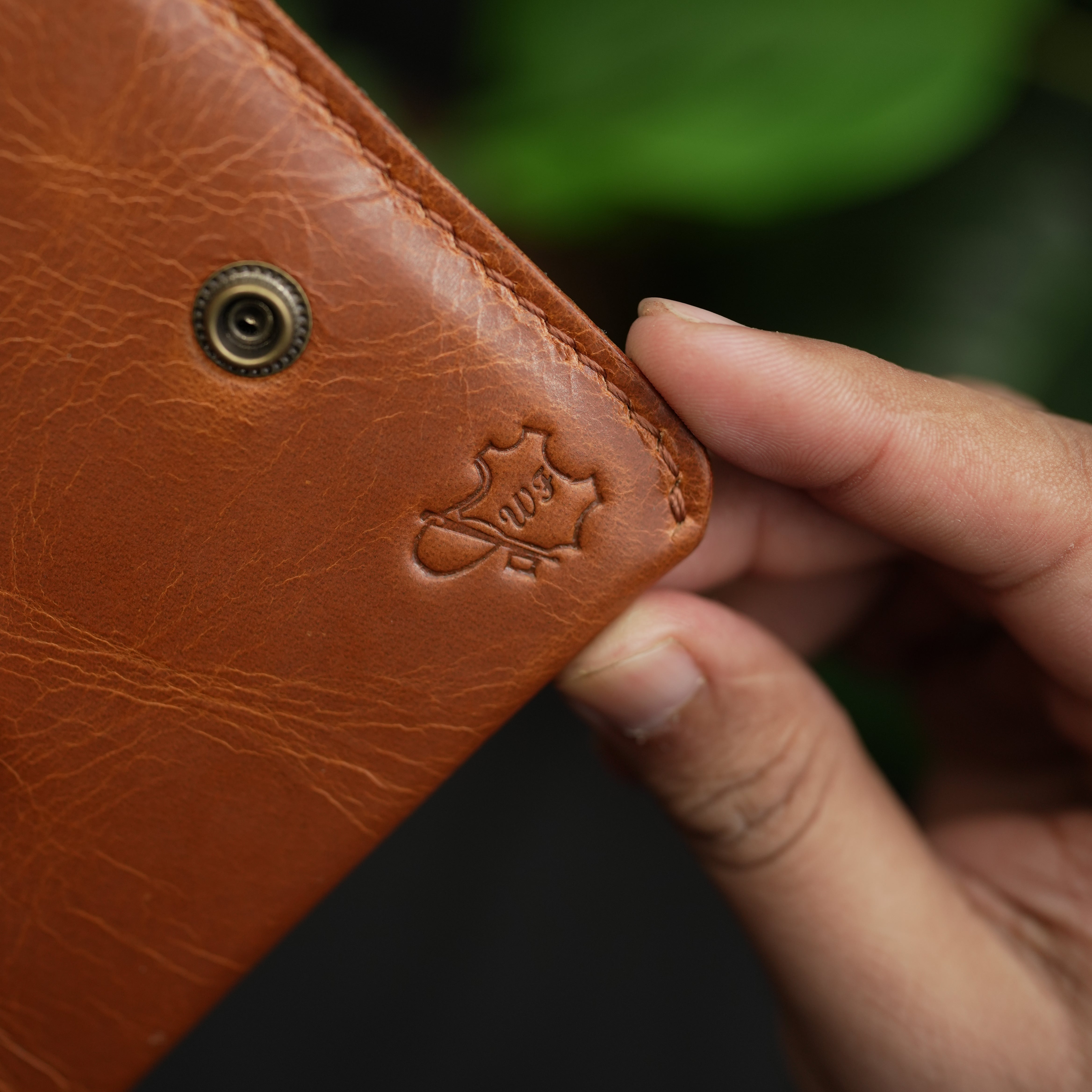 No. 81 Classic Leather Wallet With button