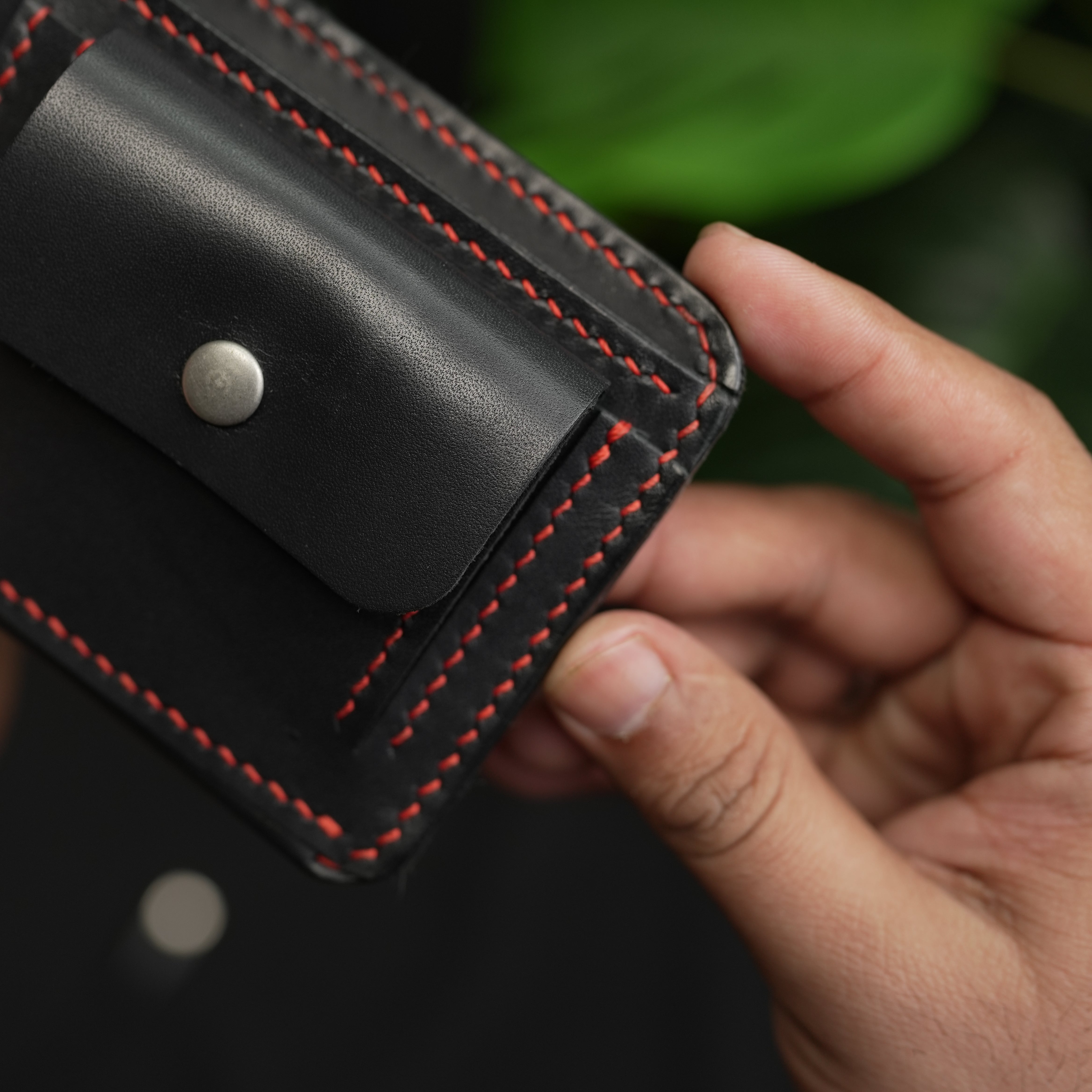 No. 81 Classic with coin pocket Leather wallet Black color