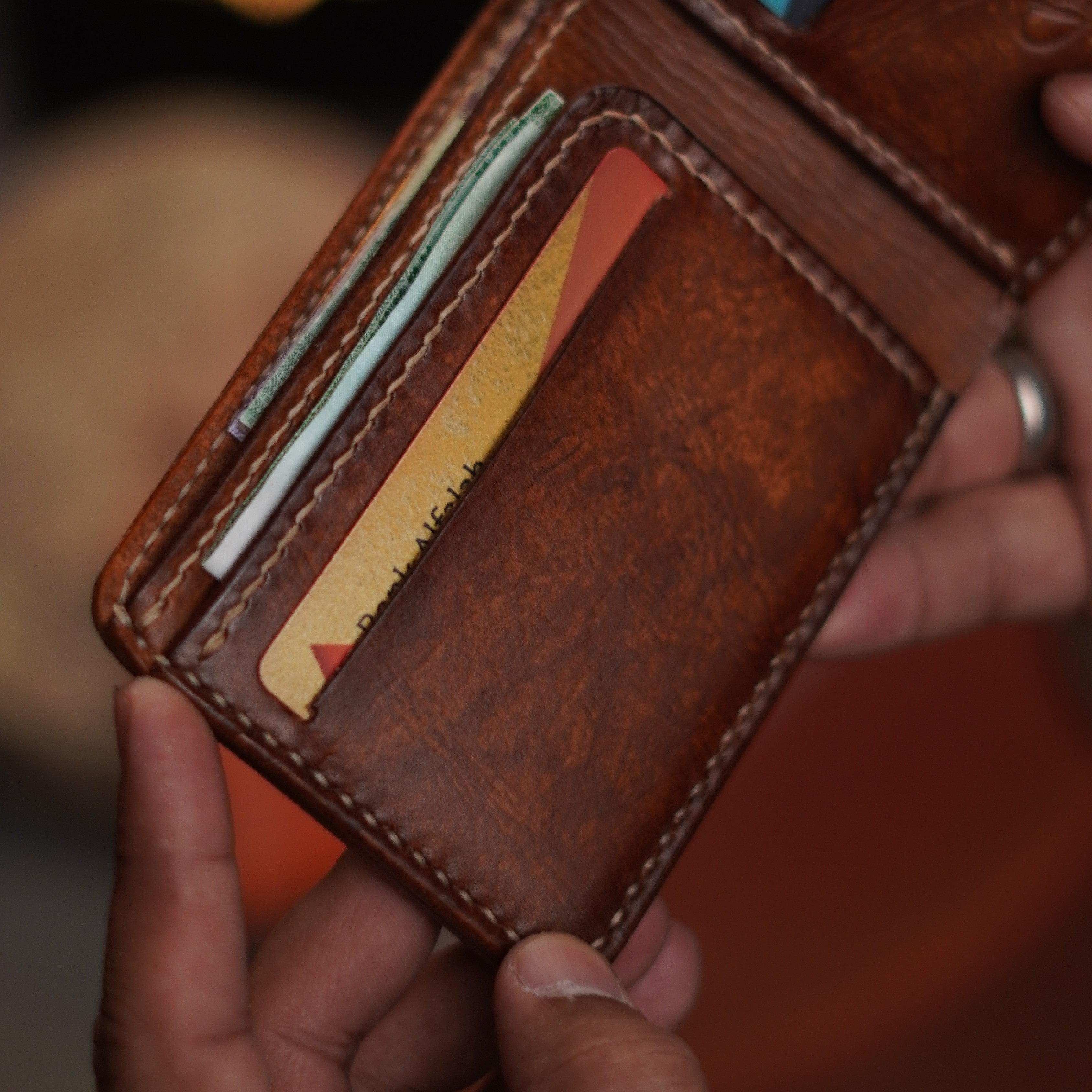 🧳 Article ___ – Handcrafted Compact Bifold Wallet