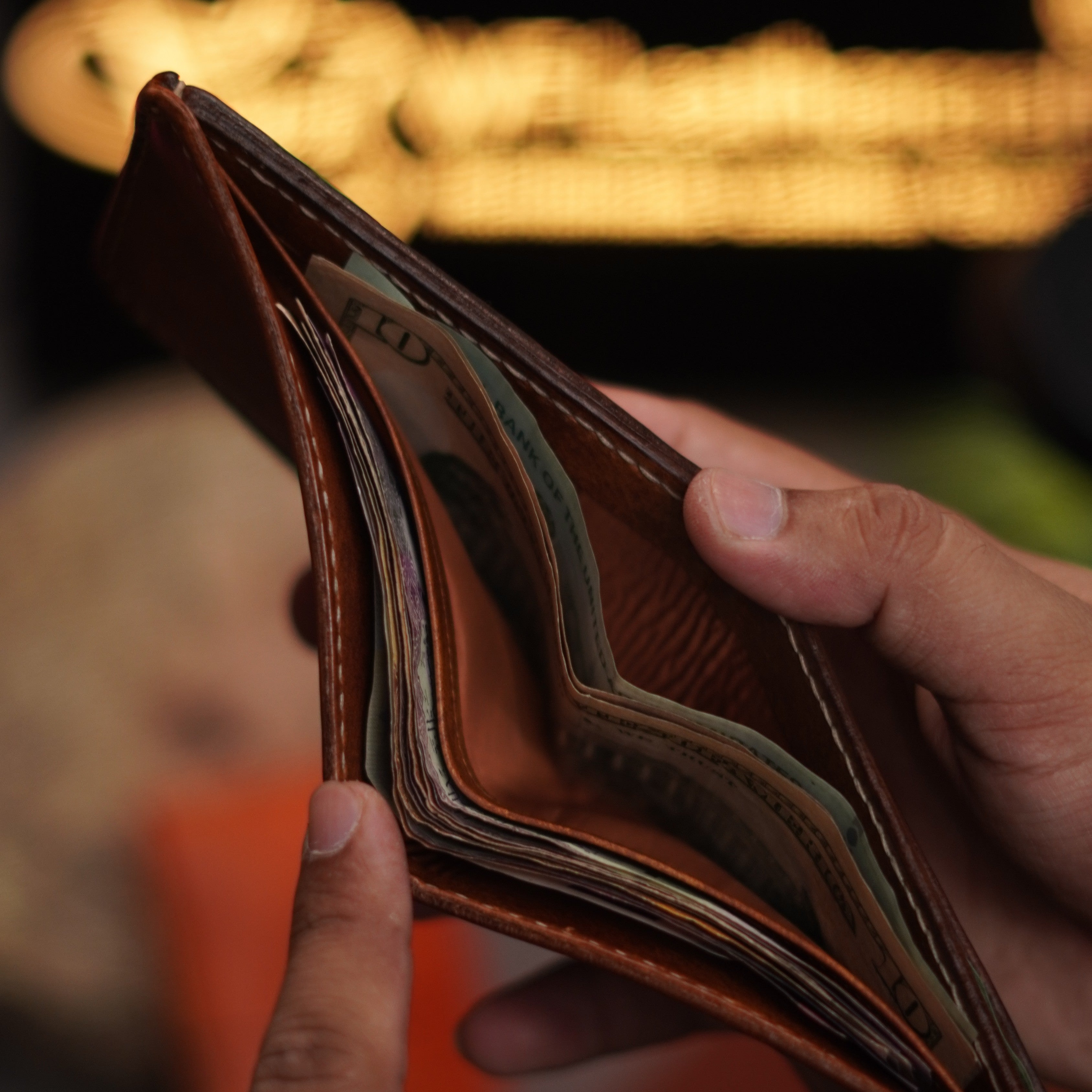 🧳 Article ___ – Handcrafted Compact Bifold Wallet