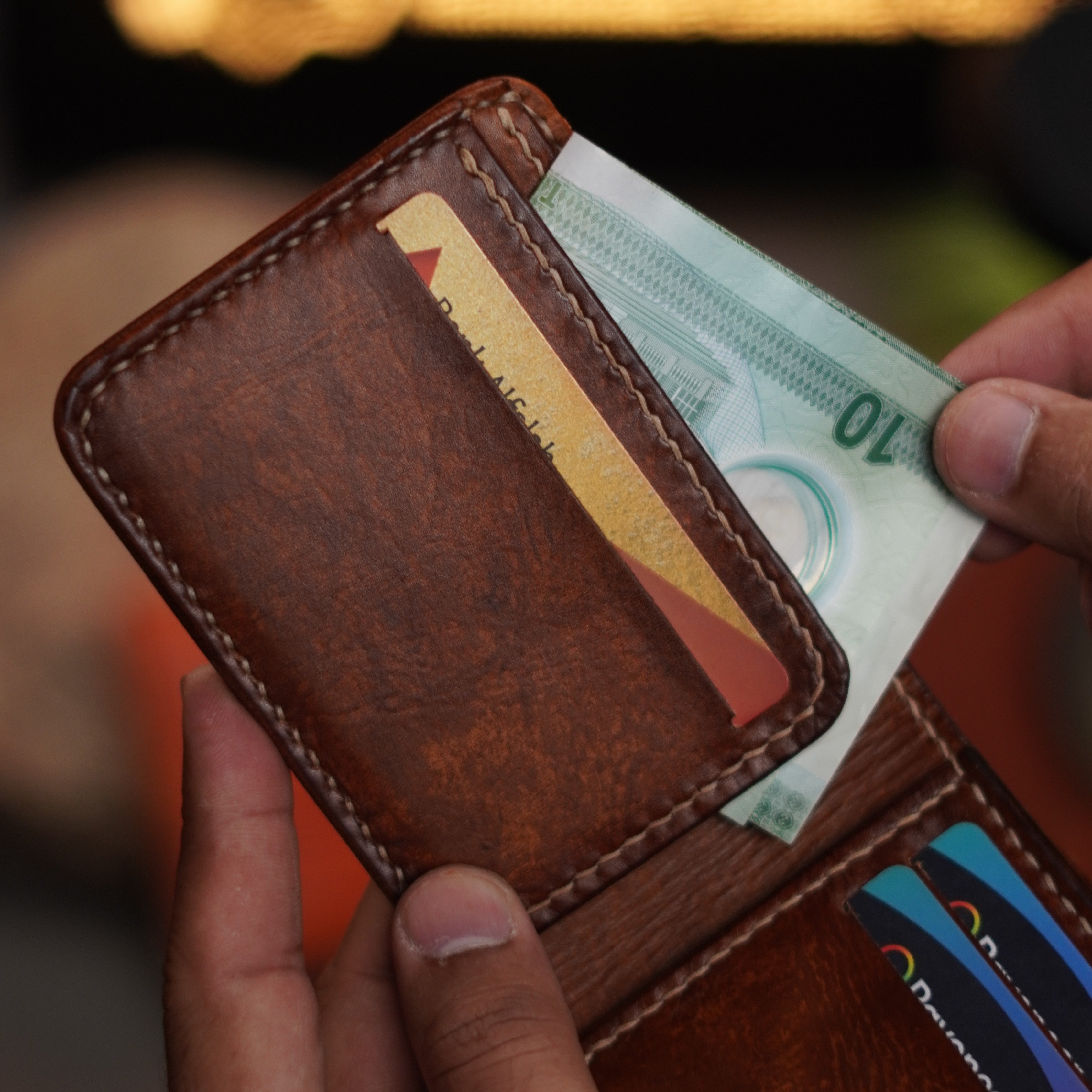 🧳 Article ___ – Handcrafted Compact Bifold Wallet