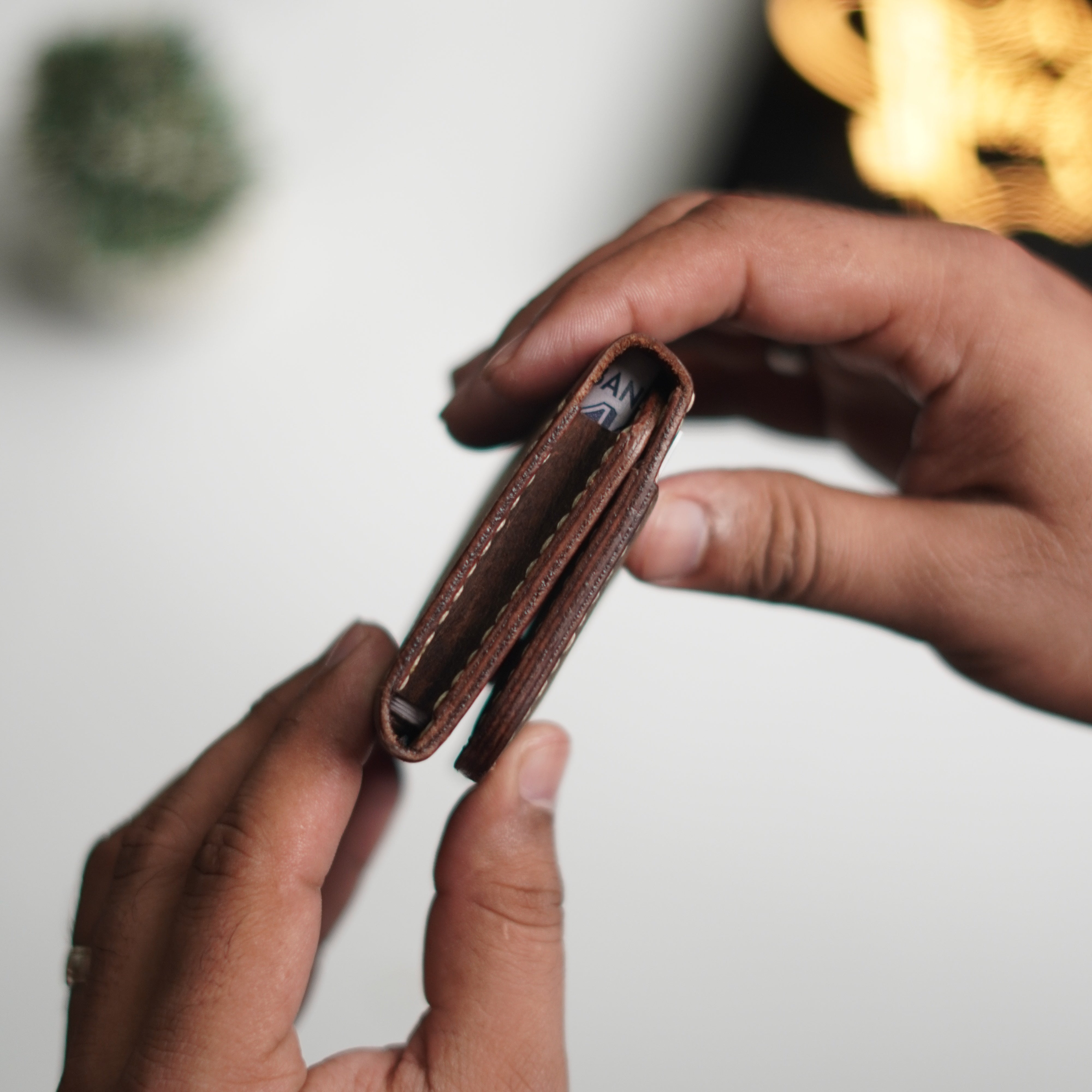 رقم 107 - محفظة صغيرة الحجم وبسيطة