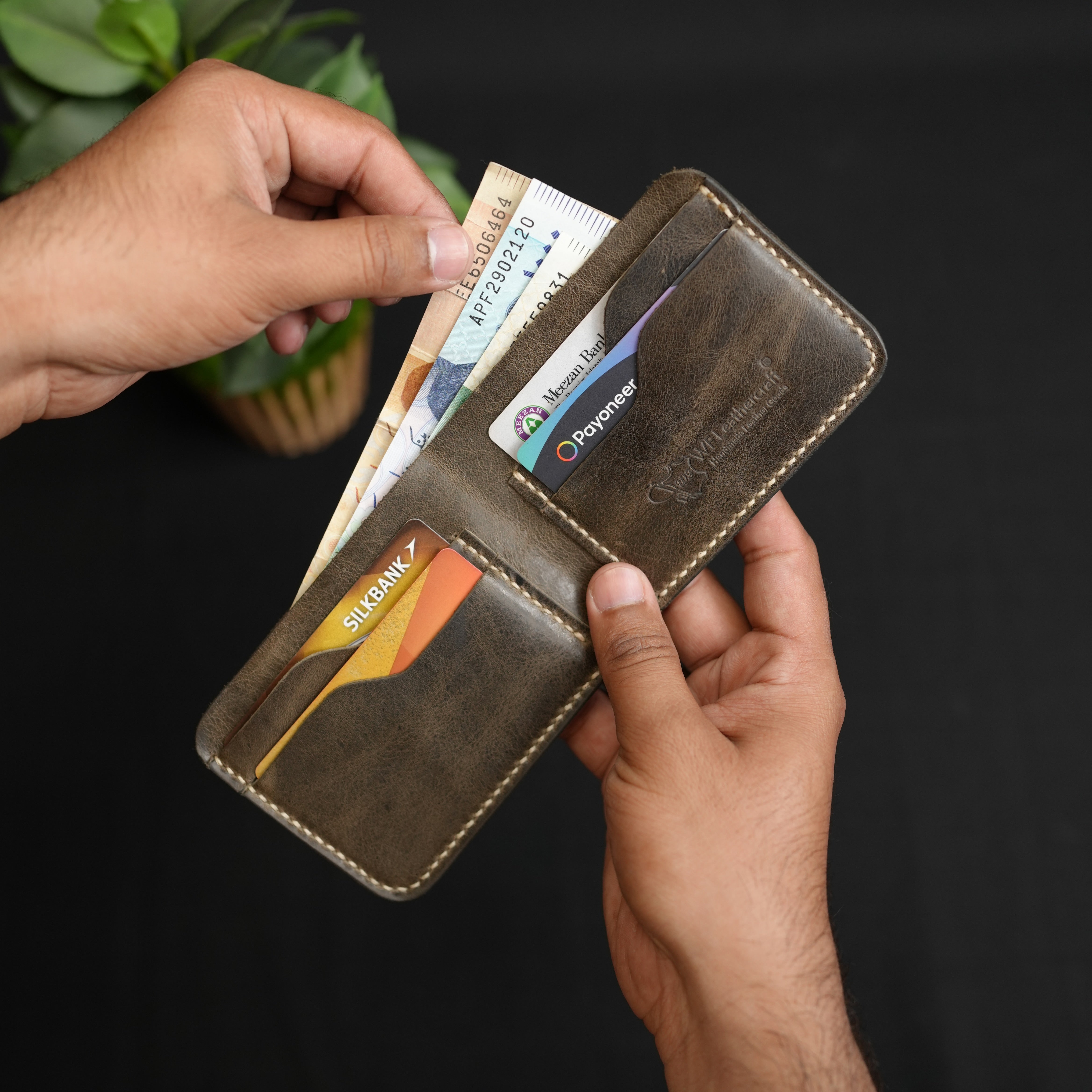 No.55 Bilfold Leather wallet Dark olive green Color