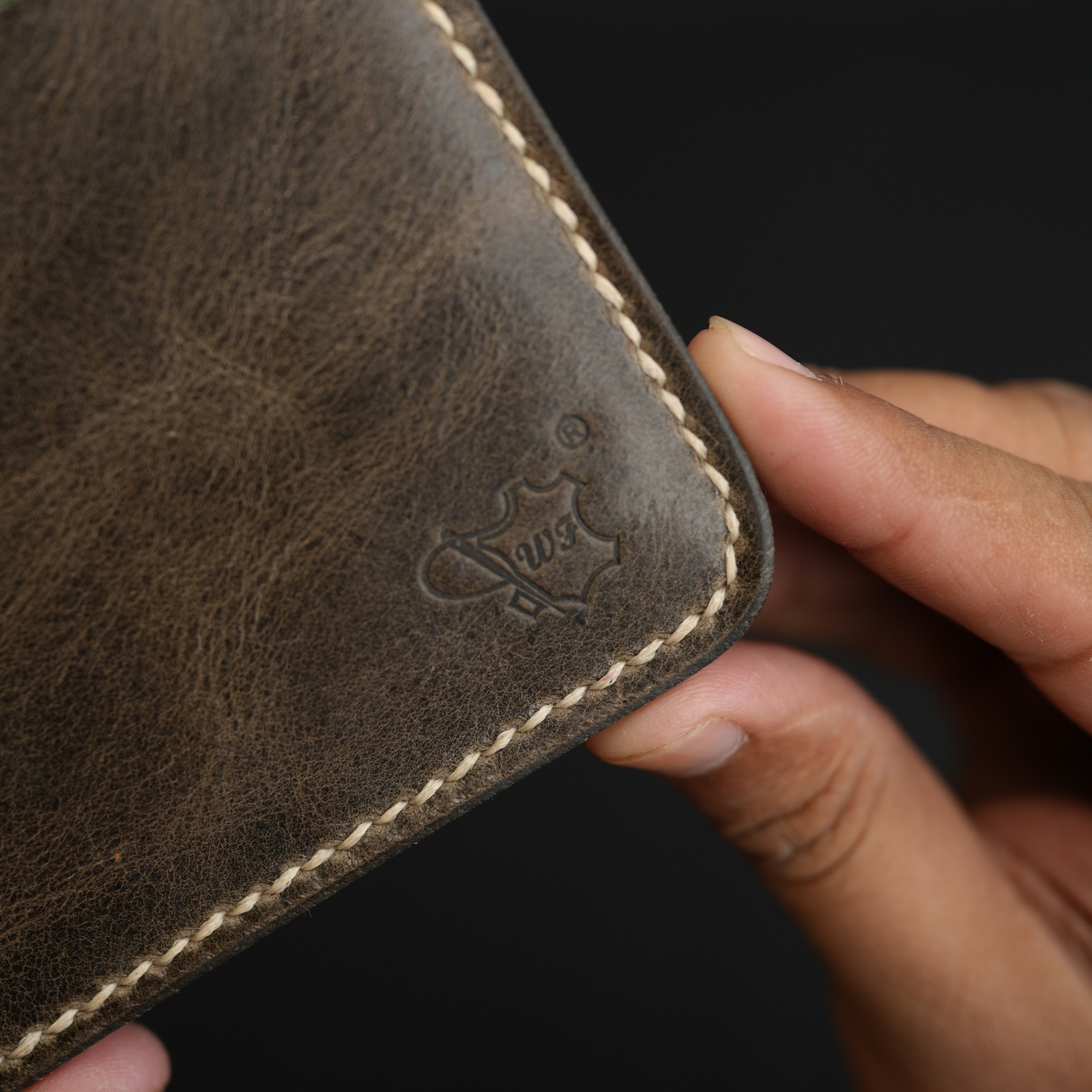 No.55 Bilfold Leather wallet Dark olive green Color