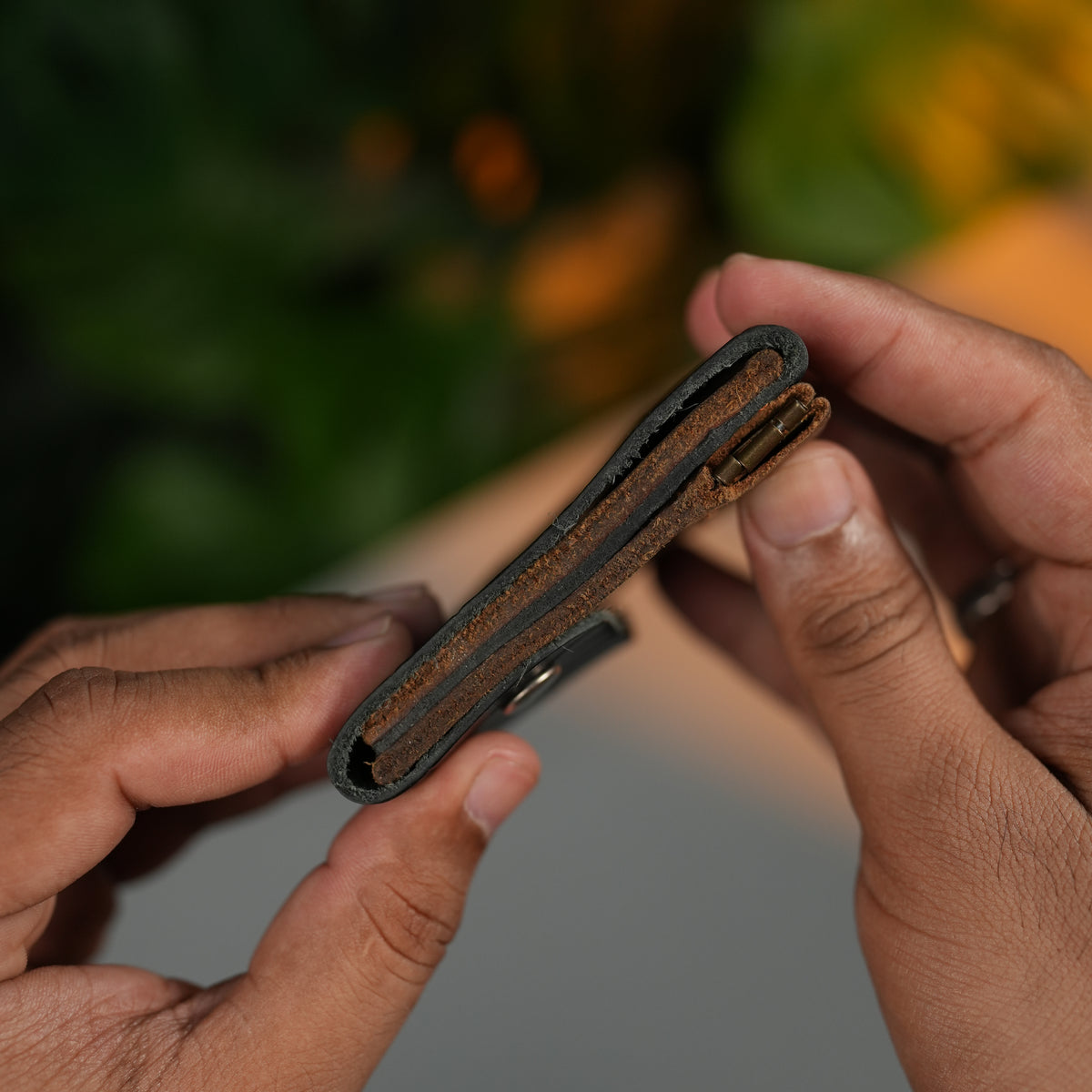 No.122 Bifold Leather Wallet | Full-Grain Pull-Up Leather