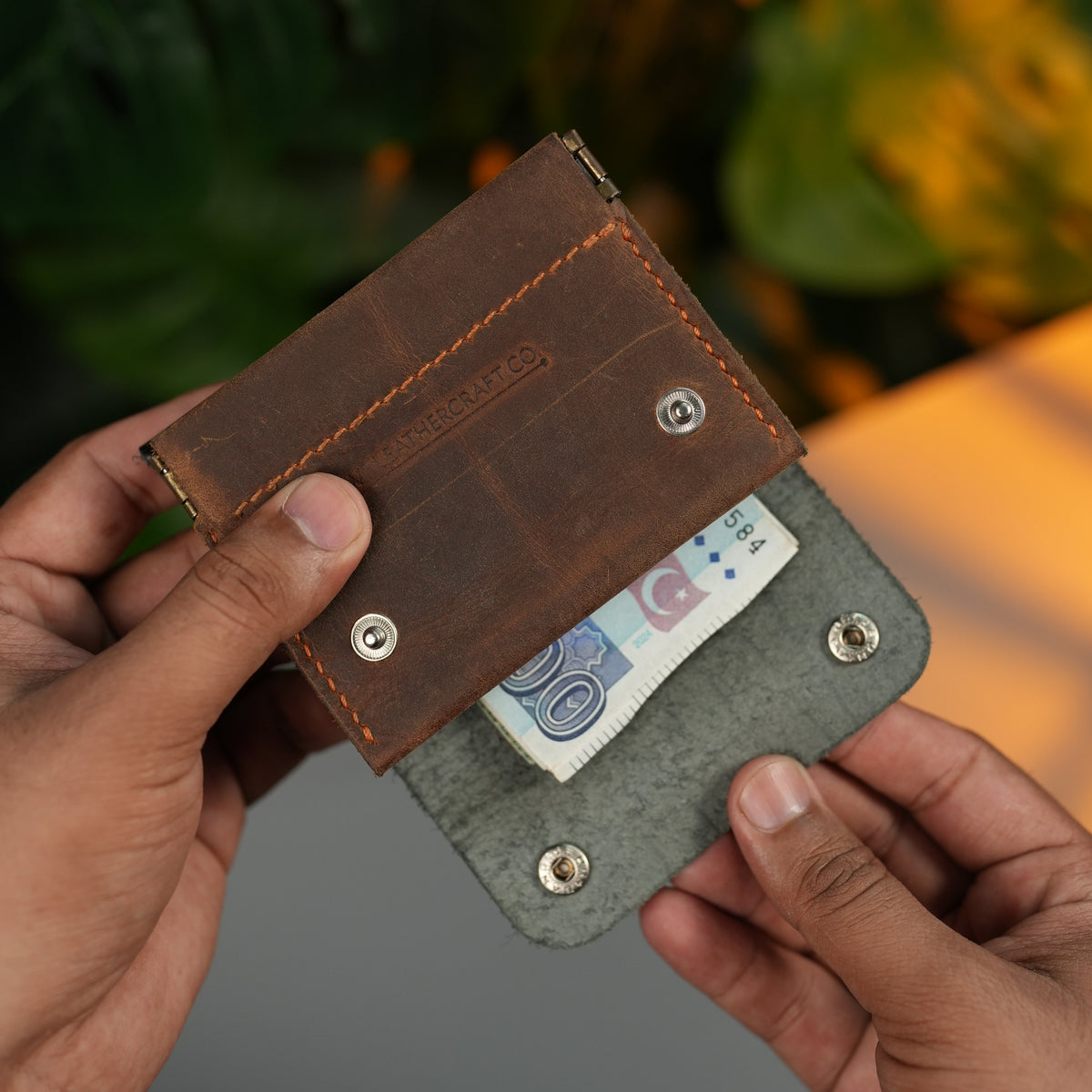 No.122 Bifold Leather Wallet | Full-Grain Pull-Up Leather