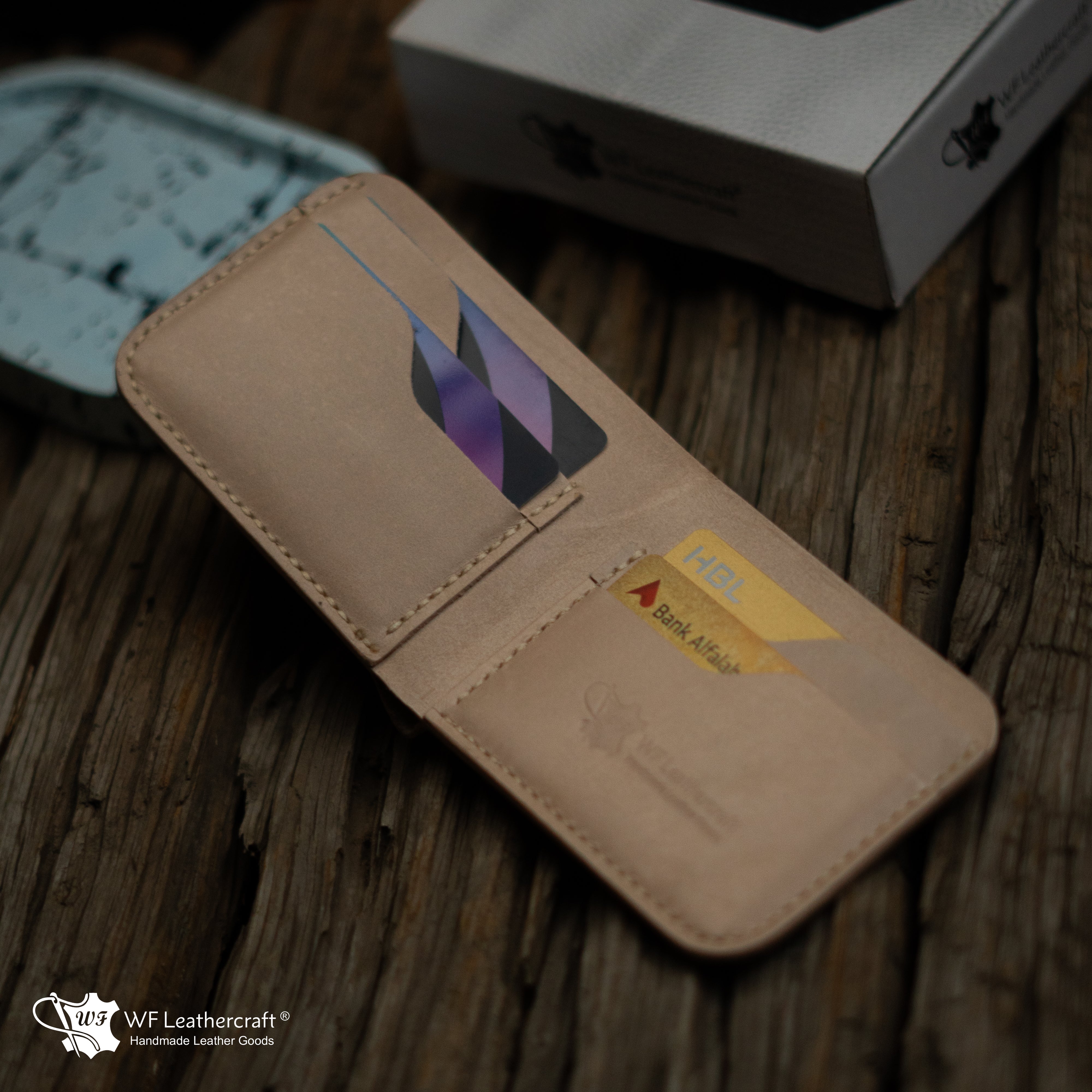 No. 55 Bifold leather wallet (Natural color)