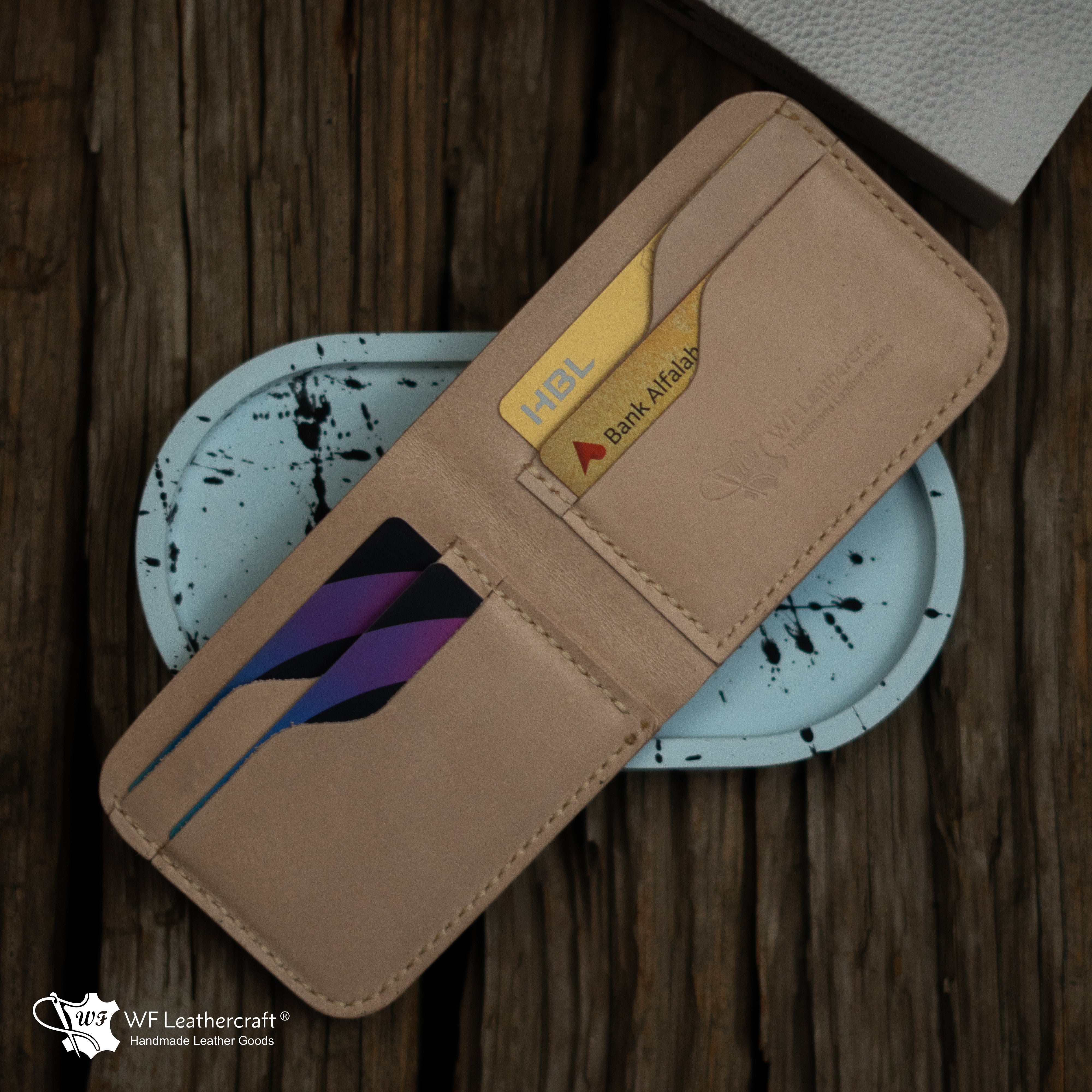 No. 55 Bifold leather wallet (Natural color)