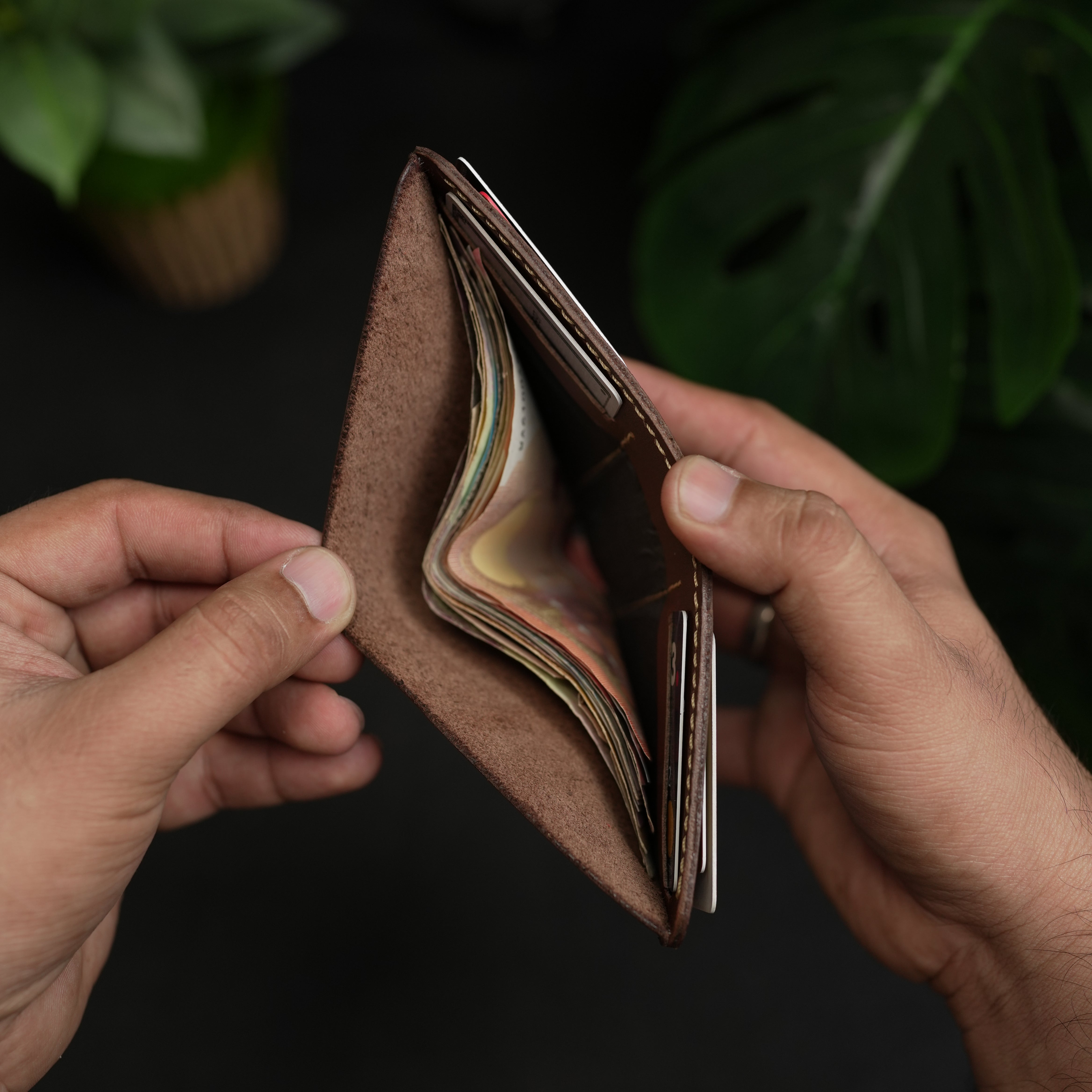 No. 86 vertical bifold wallet brown vegtan leather