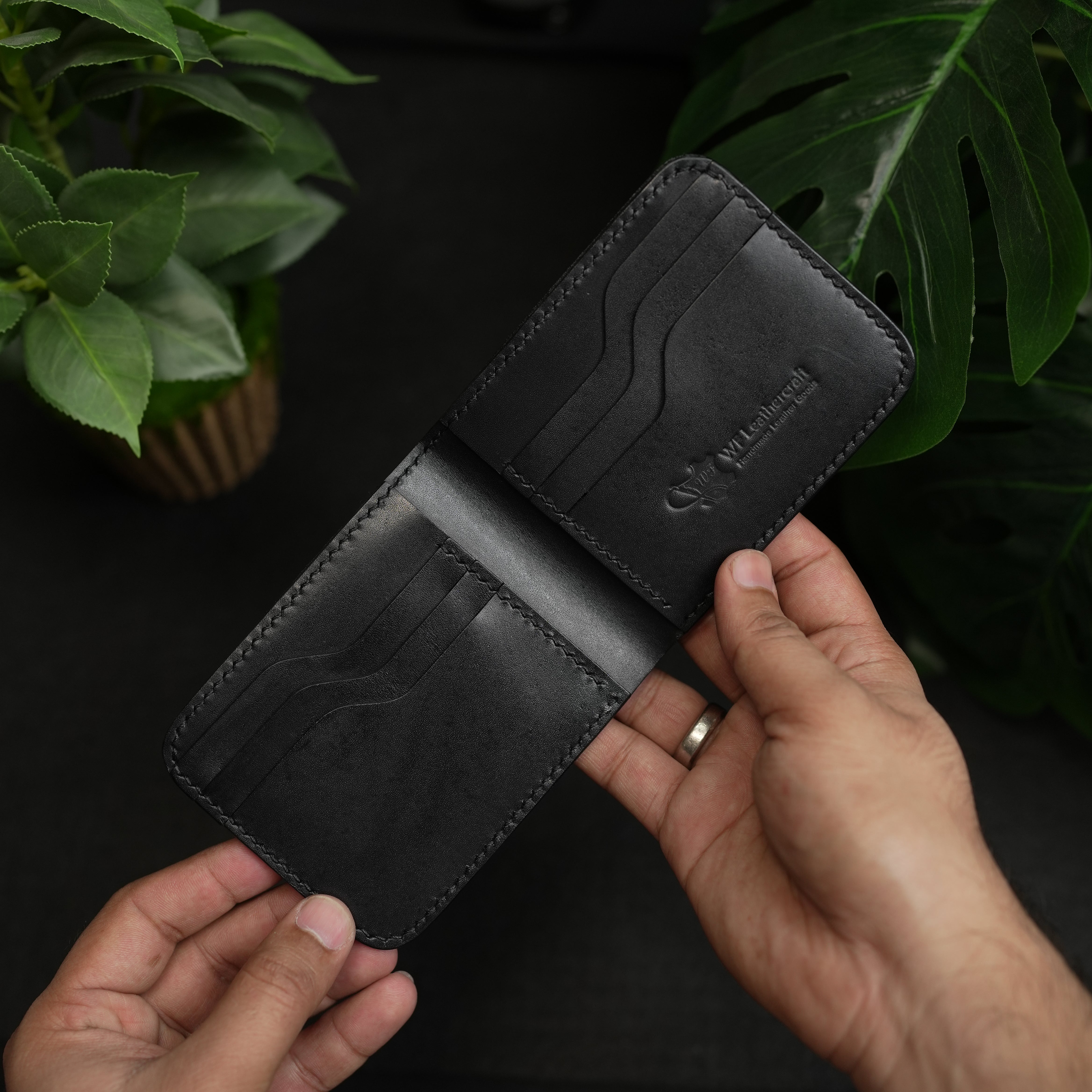 No.55 pro classic bifold Leather wallet Vegtan (Black color)